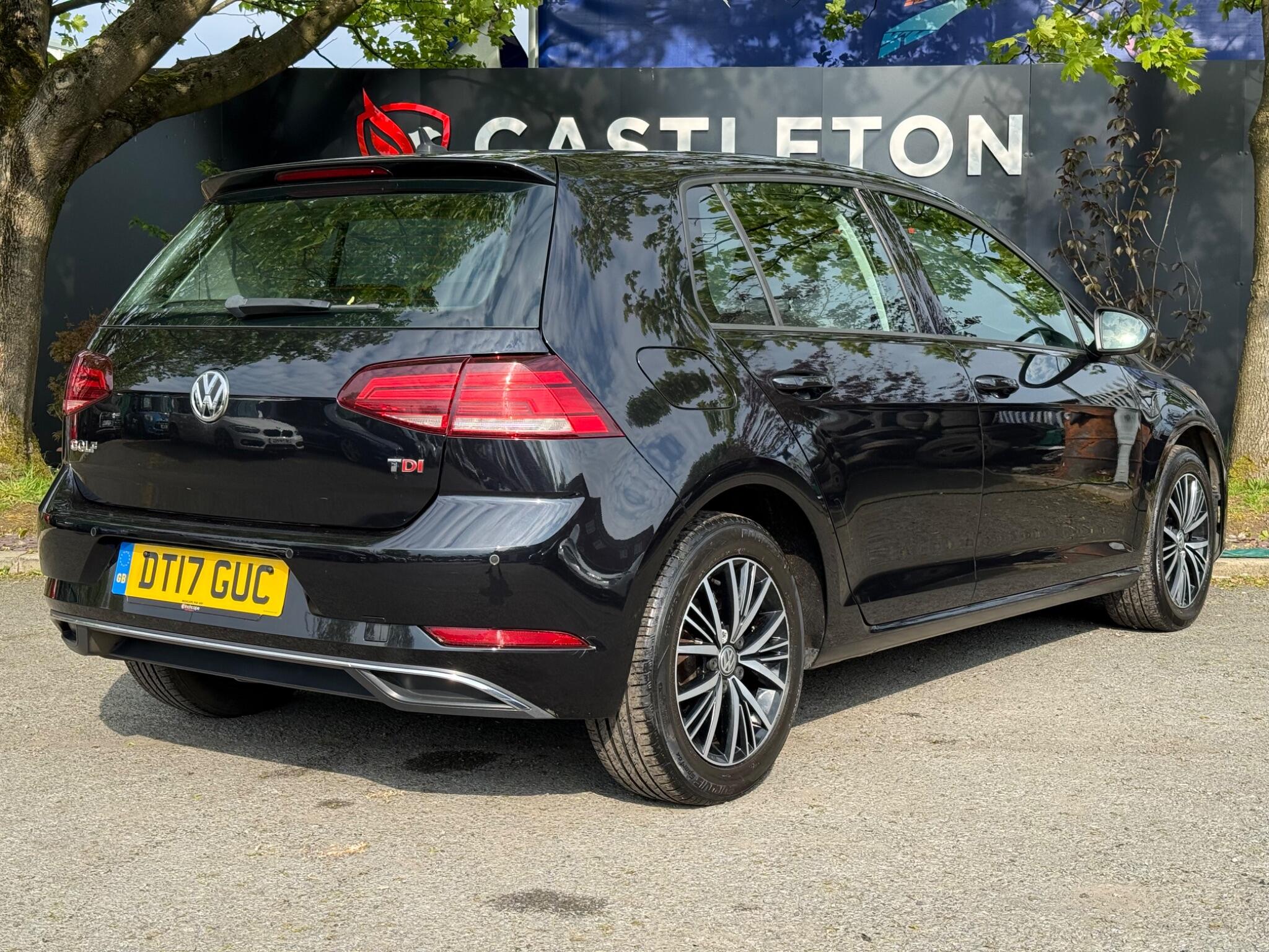 Volkswagen Golf - Image 16