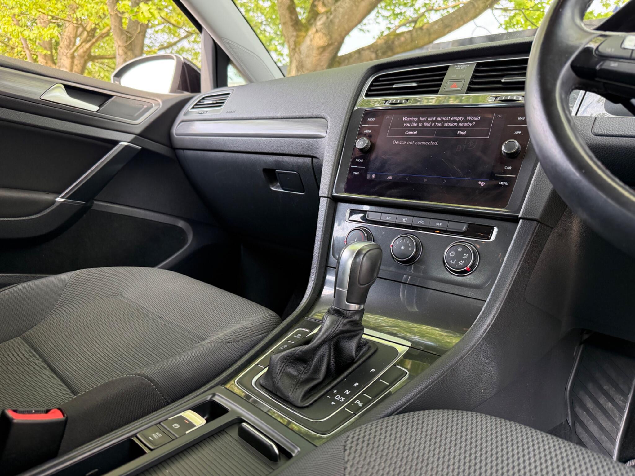 Volkswagen Golf - Image 17