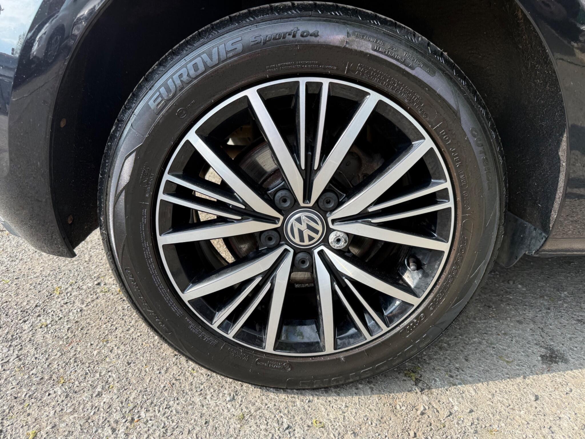 Volkswagen Golf - Image 35