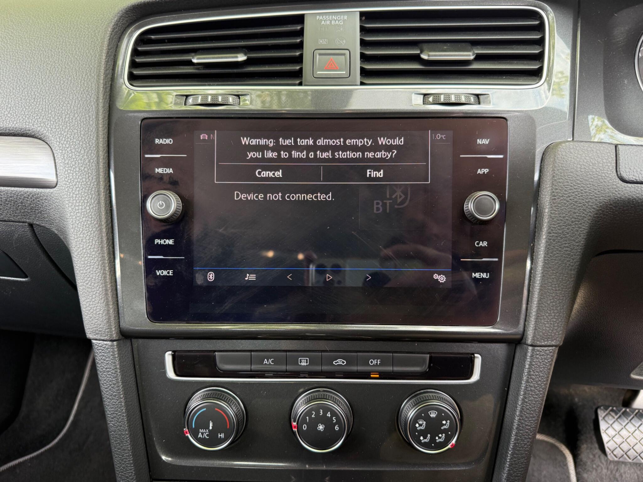 Volkswagen Golf - Image 38