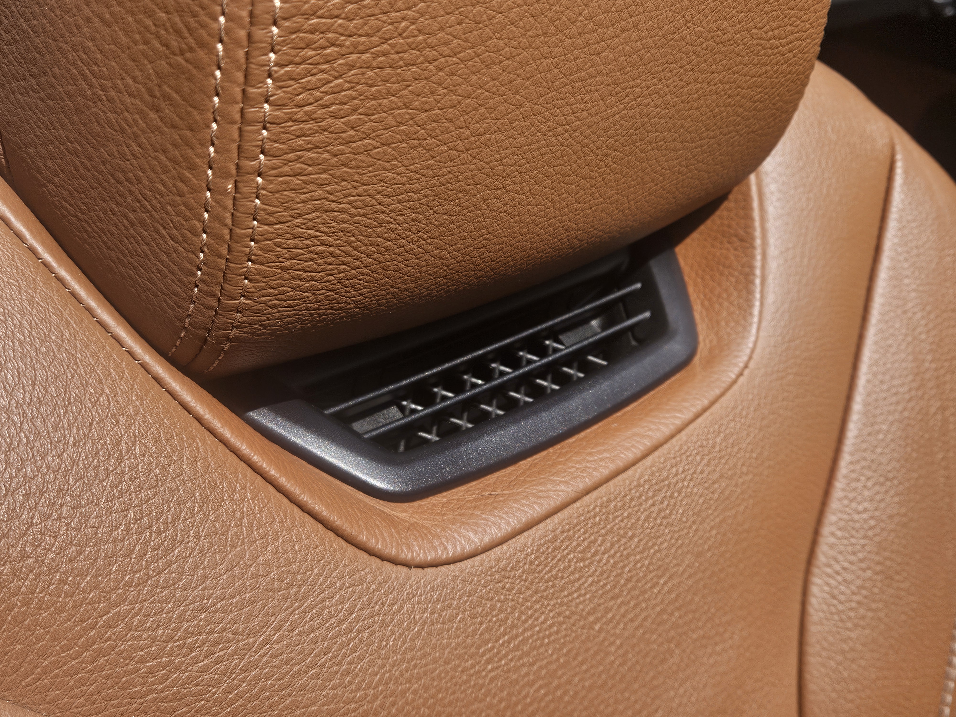 BMW 4 Series - Image 24