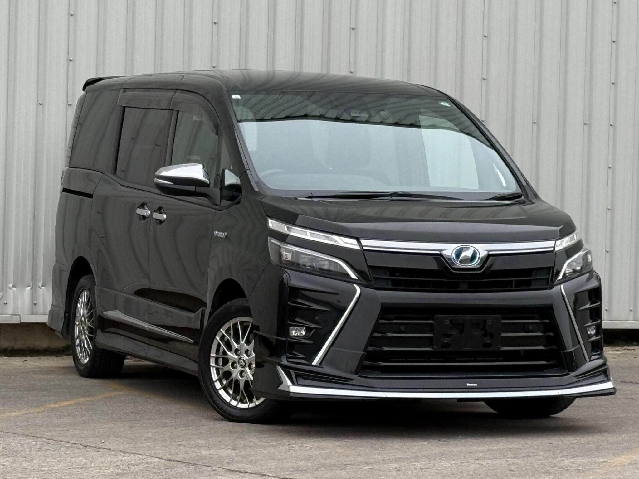 Toyota Voxy - Image 3