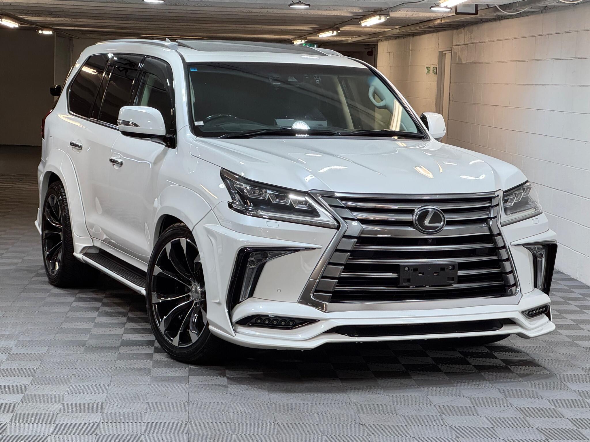 Lexus LX