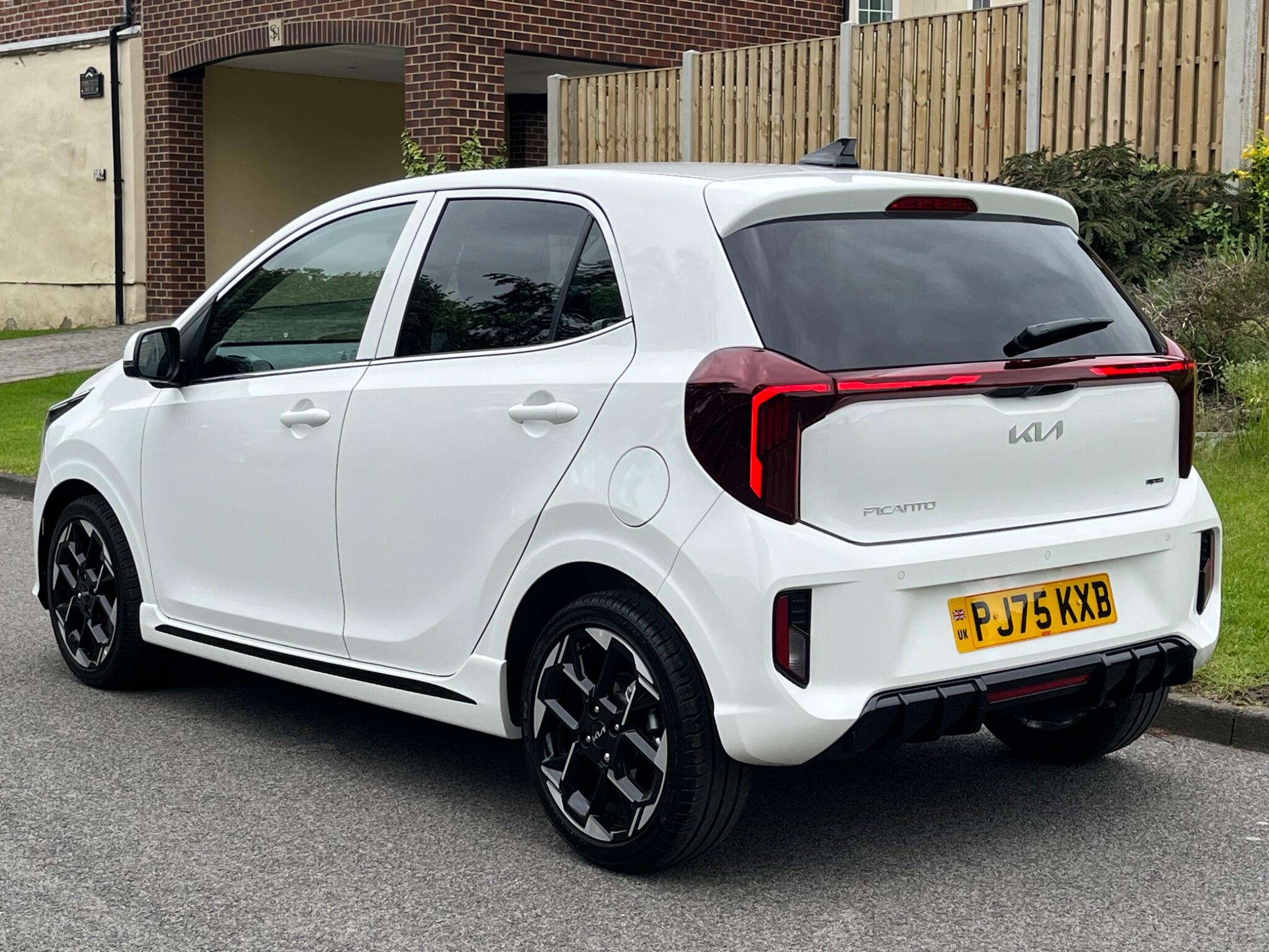 Kia Picanto - Image 10