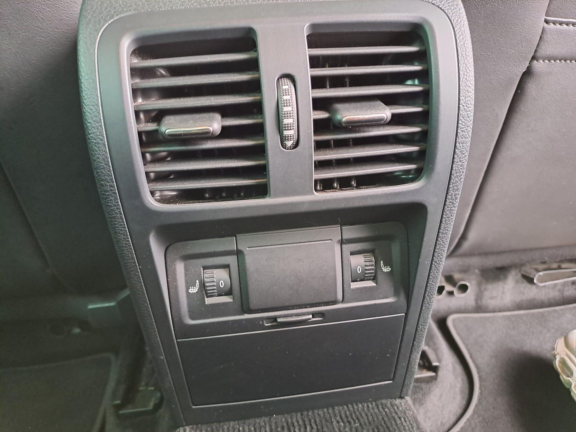 Volkswagen CC - Image 23