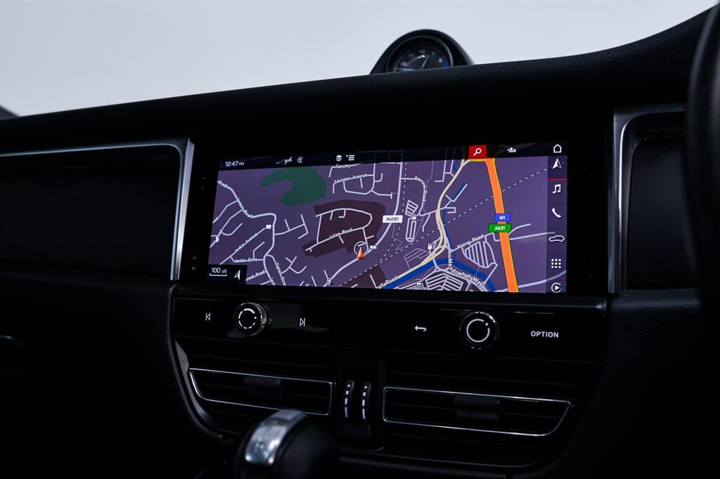 Porsche Macan - Image 20