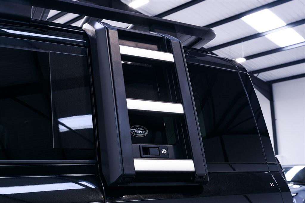 Land Rover Defender 110 - Image 12