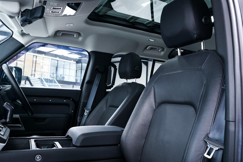 Land Rover Defender 110 - Image 16