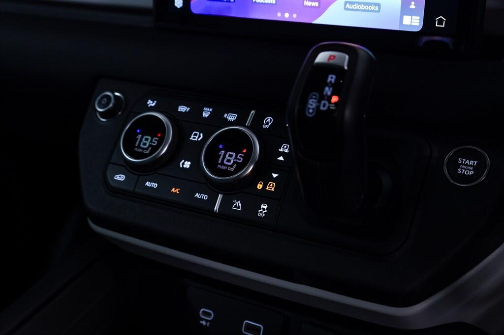 Land Rover Defender 110 - Image 18