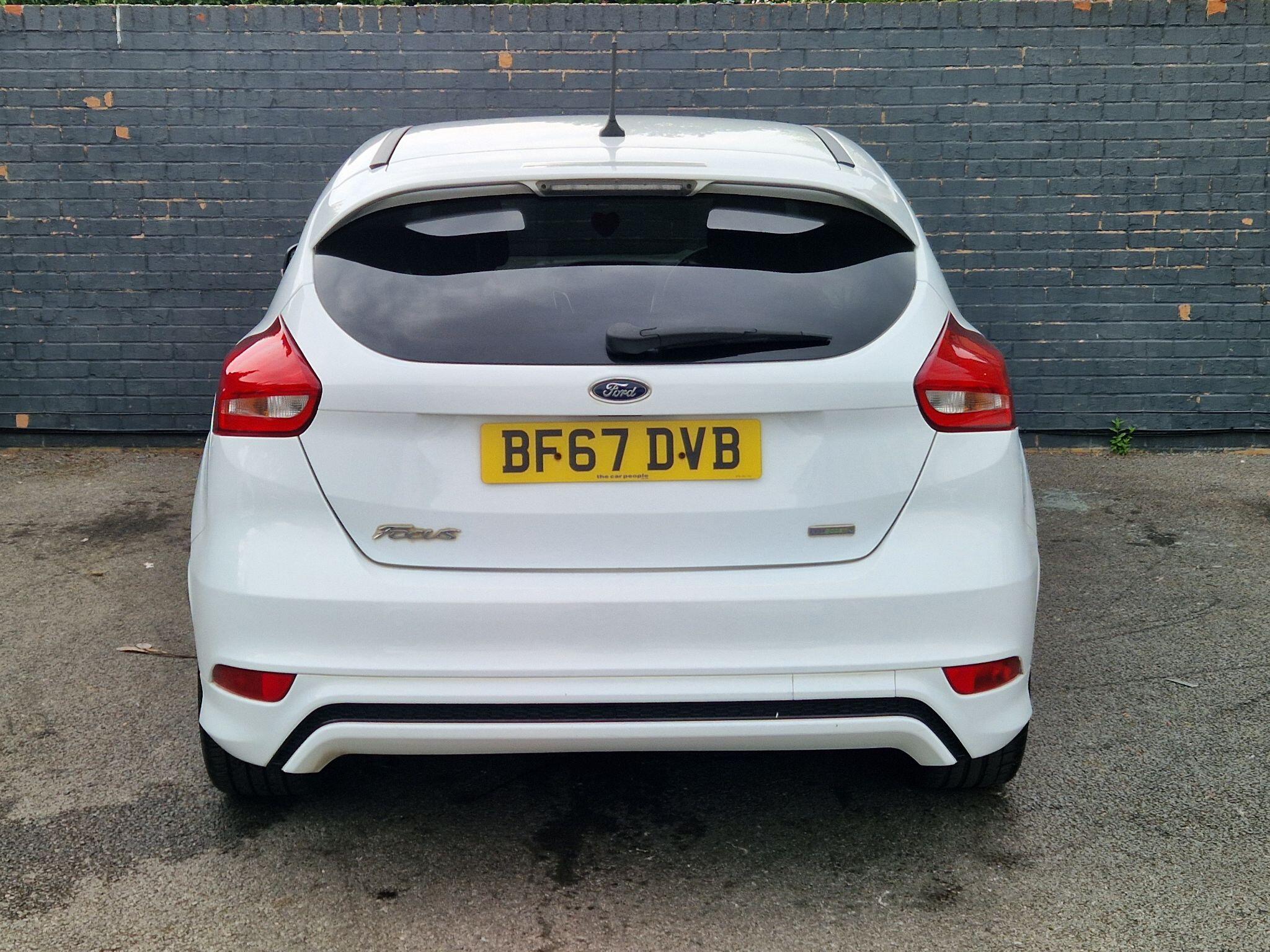 Ford Focus - Image 9
