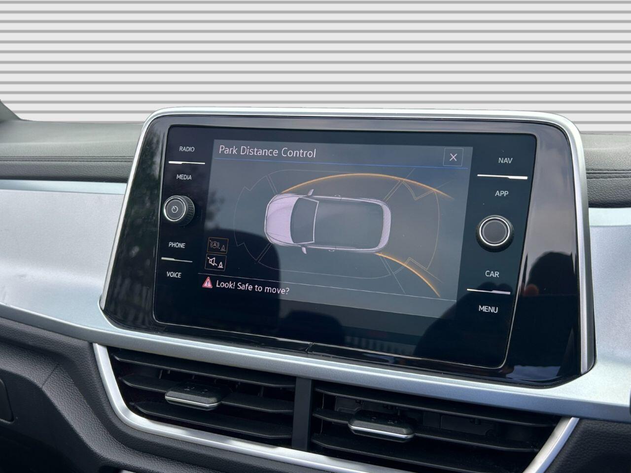 Volkswagen T-Roc - Image 8