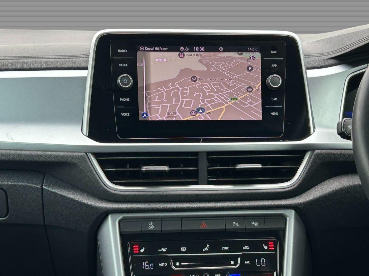 Volkswagen T-Roc - Image 19