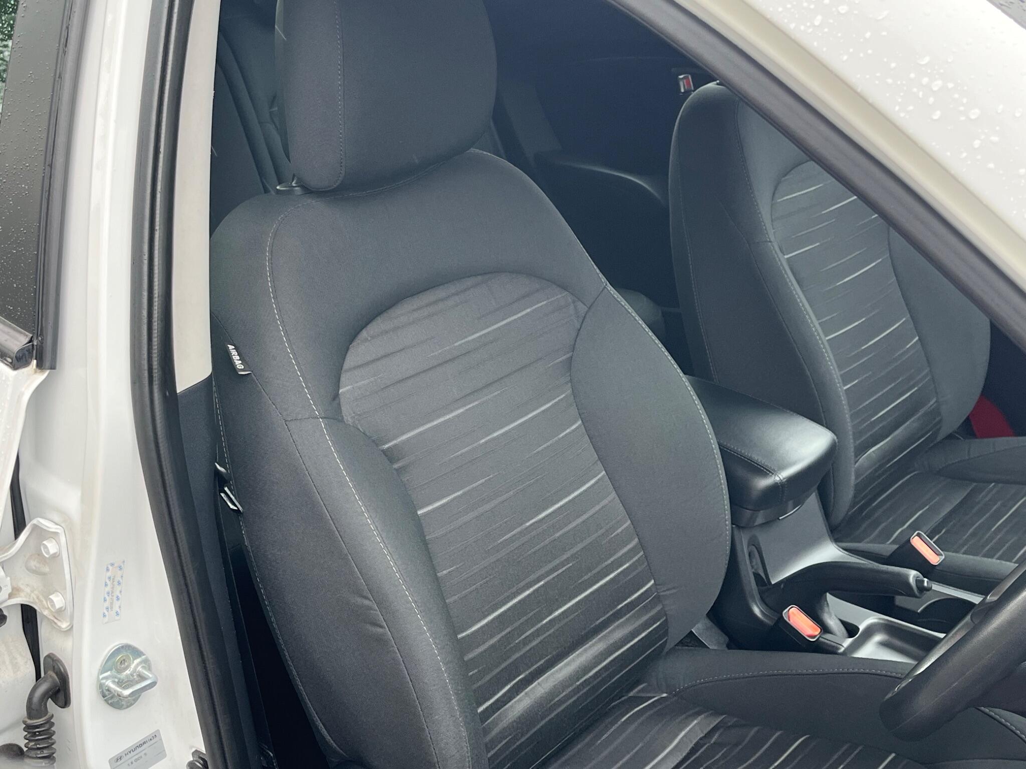 Hyundai ix35 - Image 30