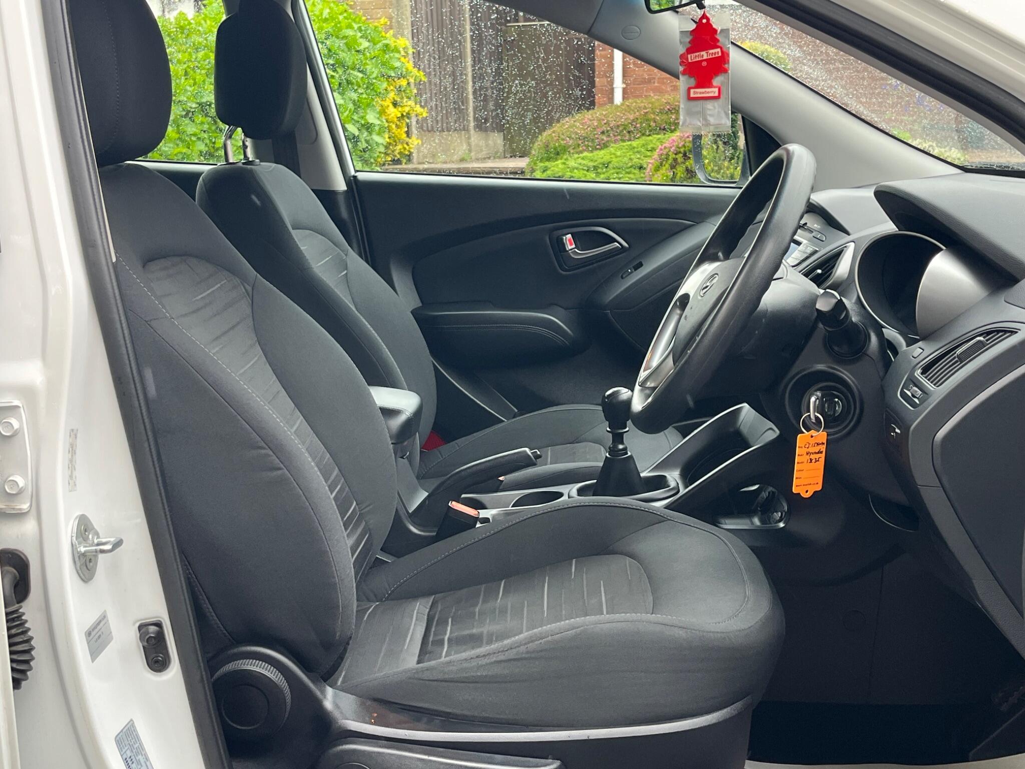 Hyundai ix35 - Image 31