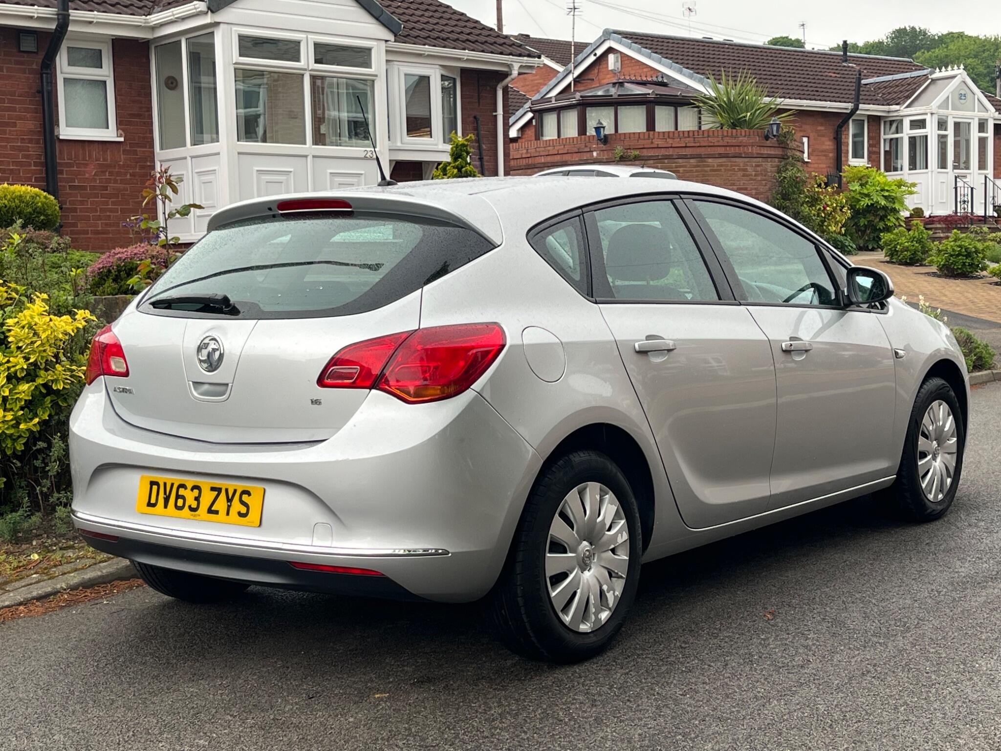 Vauxhall Astra - Image 2