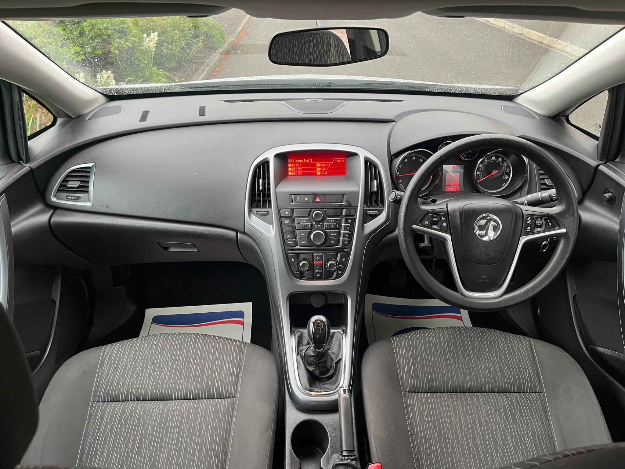 Vauxhall Astra - Image 4