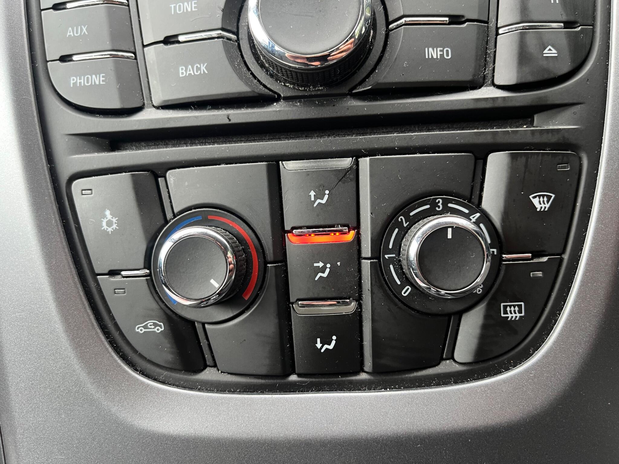Vauxhall Astra - Image 36