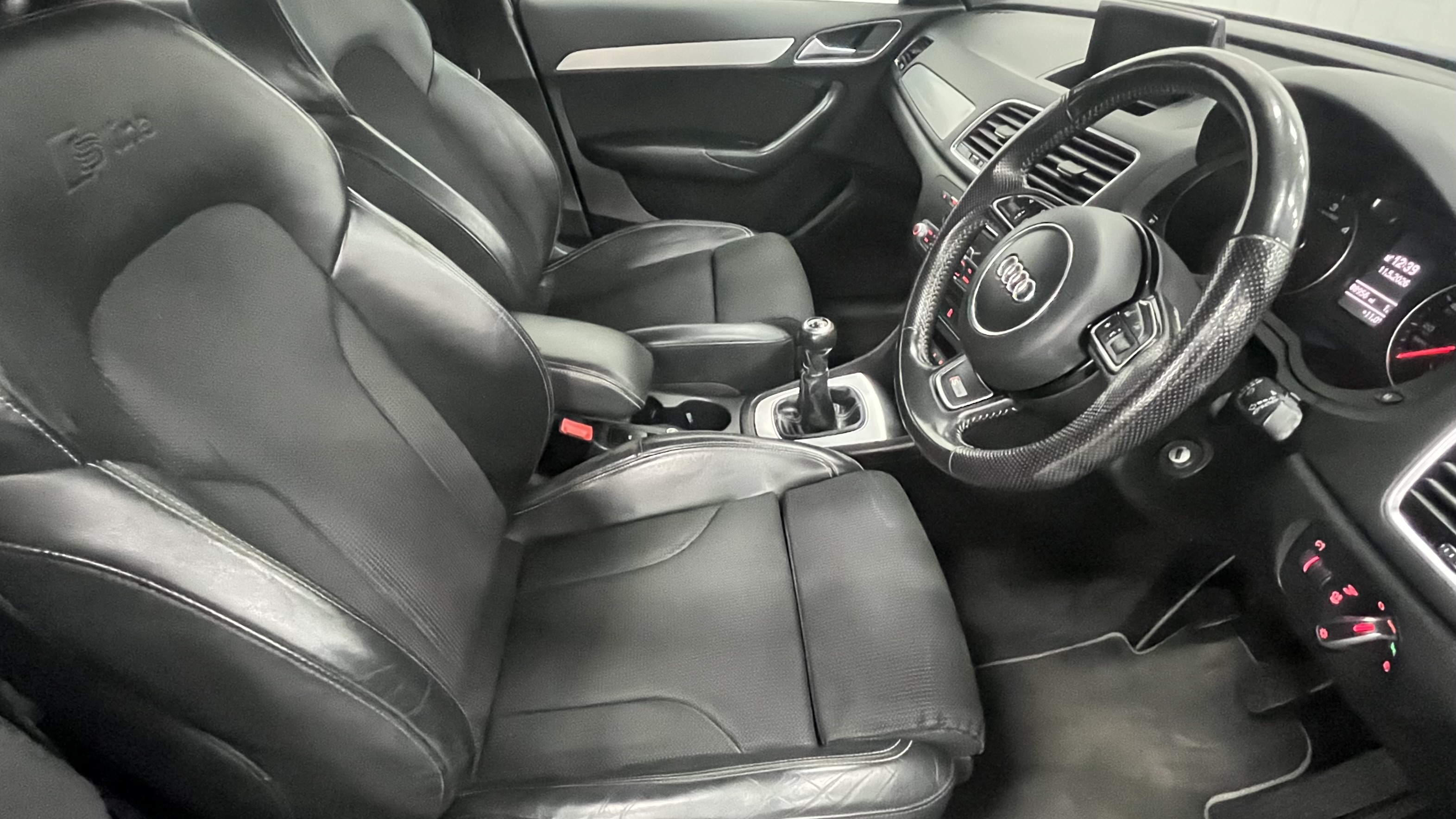 Audi Q3 - Image 8