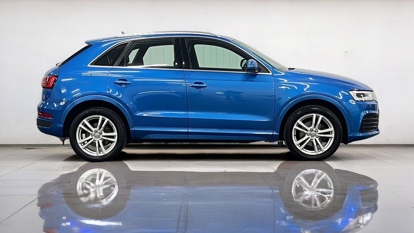 Audi Q3 - Image 6