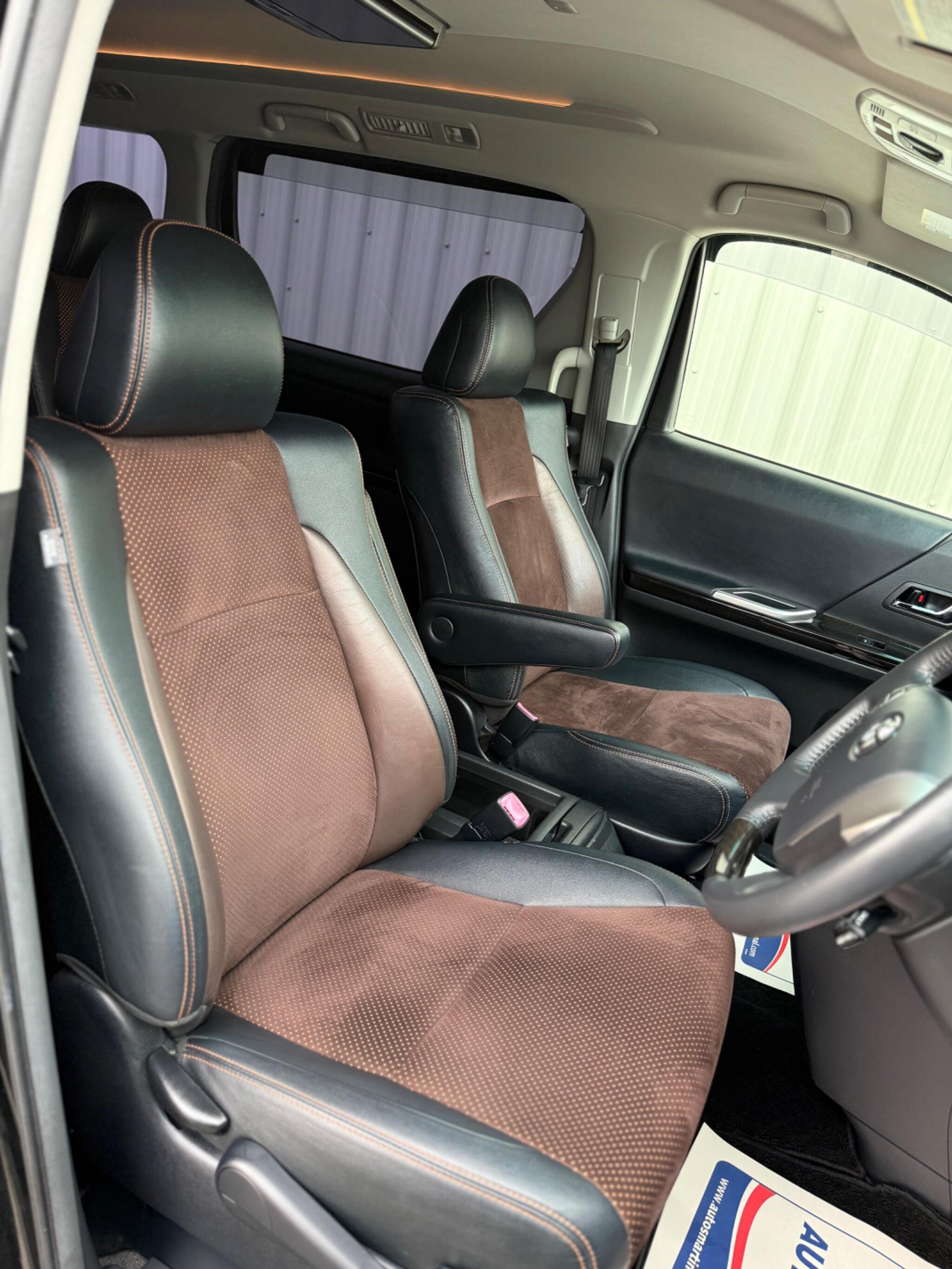 Toyota Alphard - Image 23