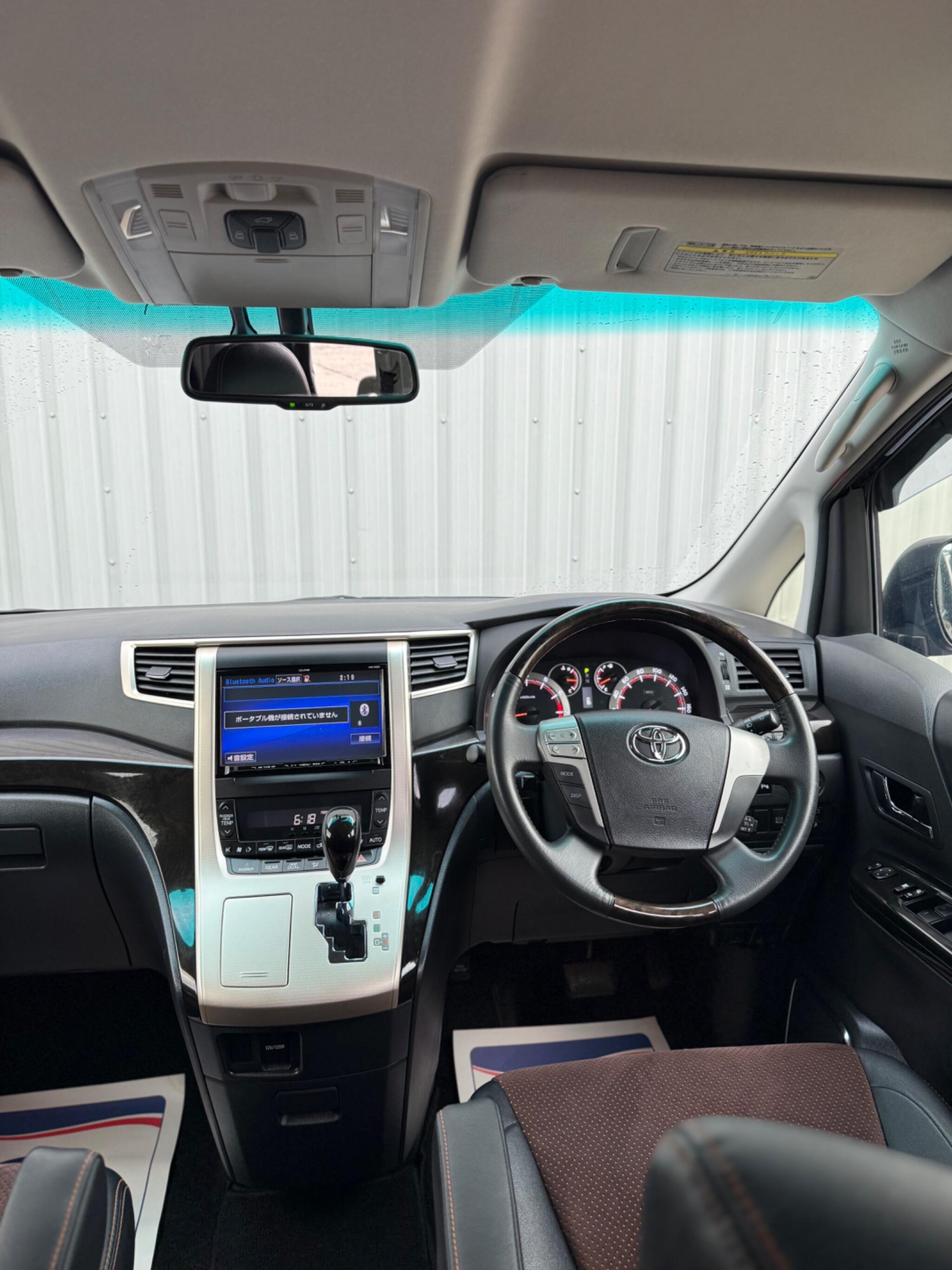 Toyota Alphard - Image 35