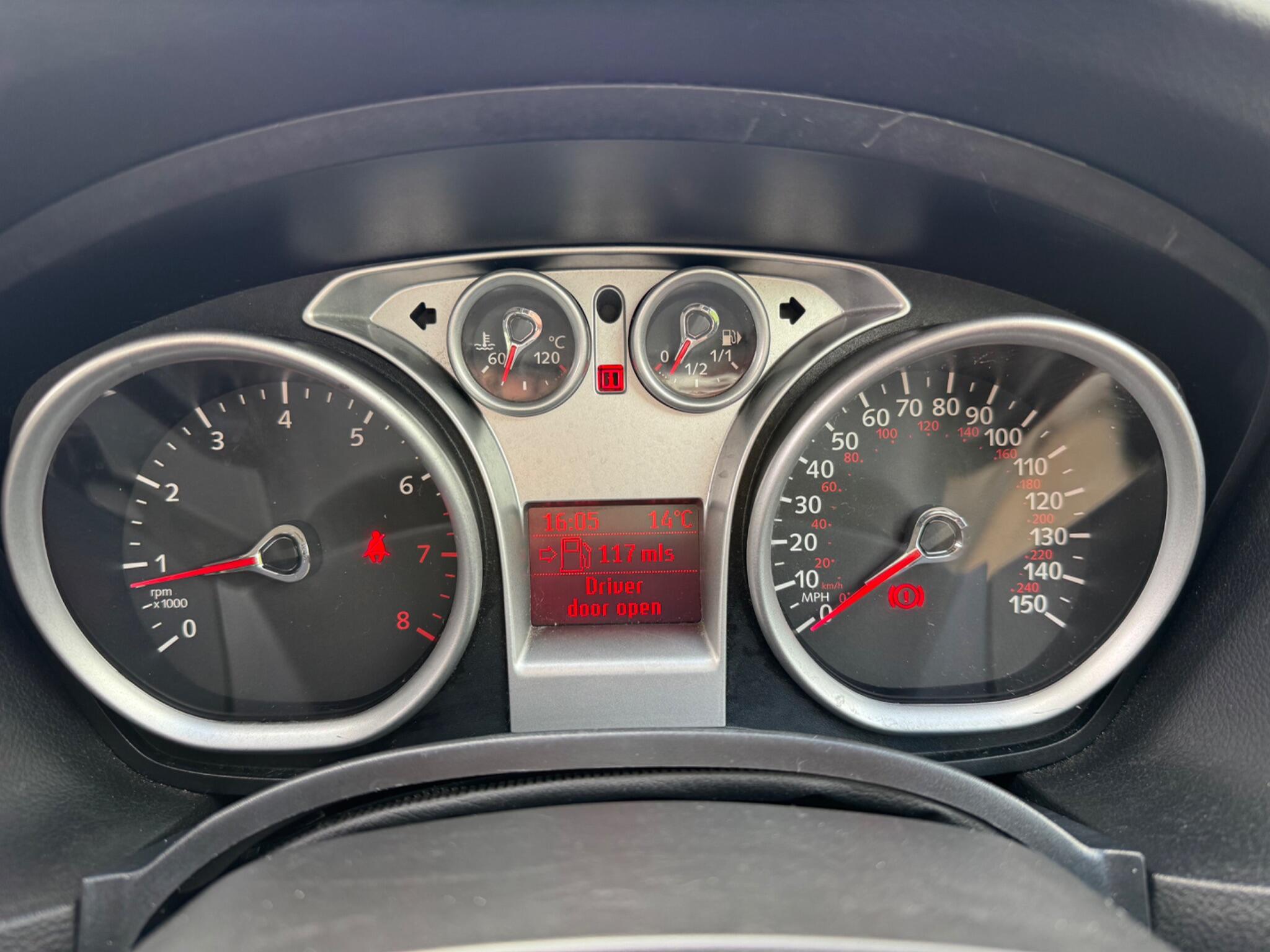 Ford Focus - Image 22