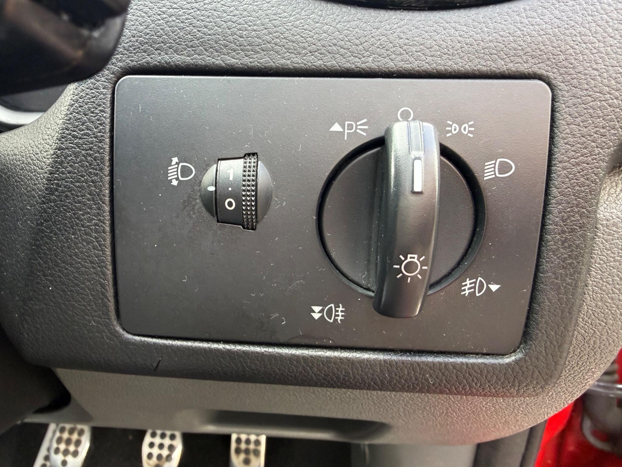 Ford Focus - Image 23