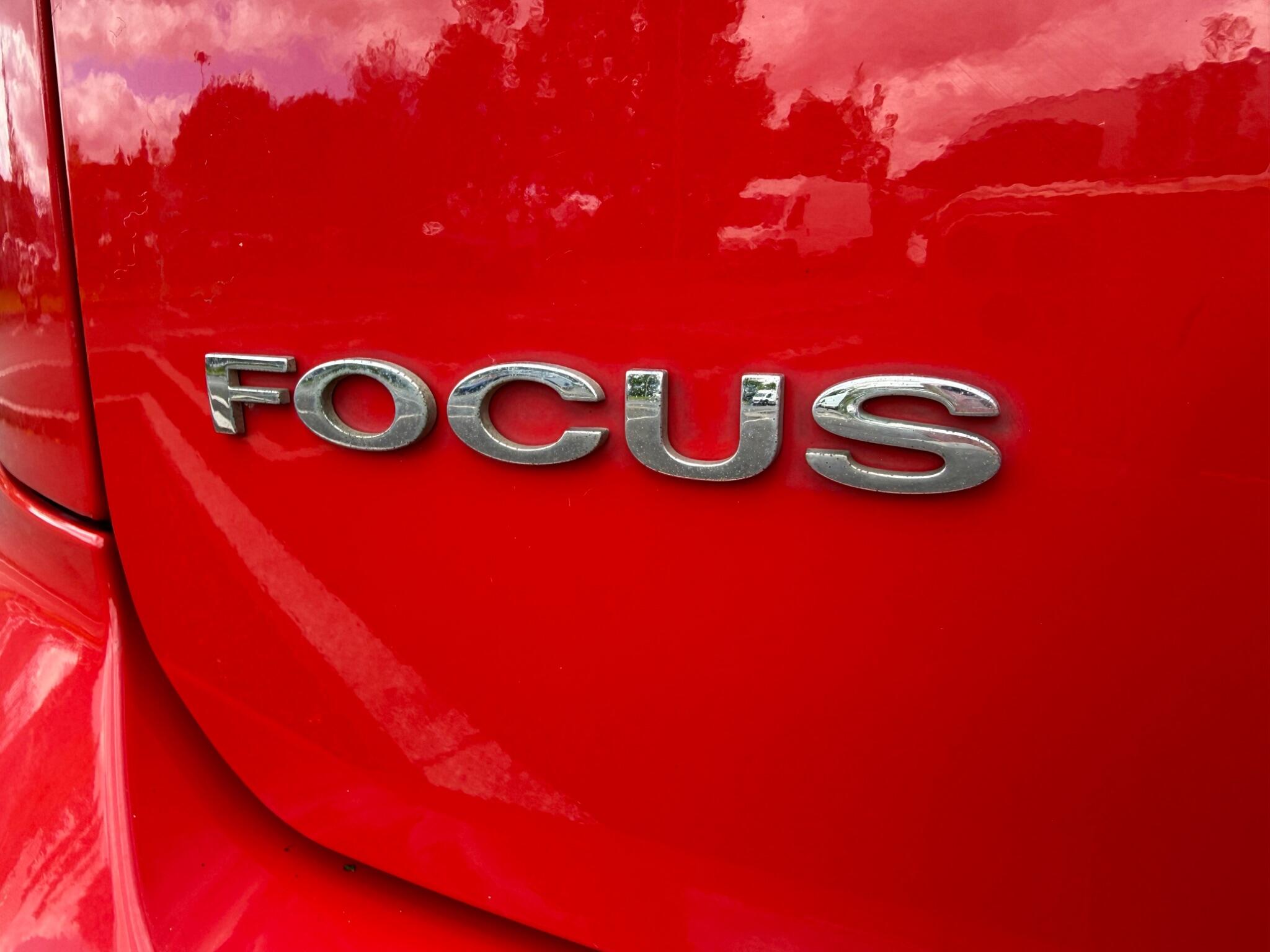 Ford Focus - Image 30
