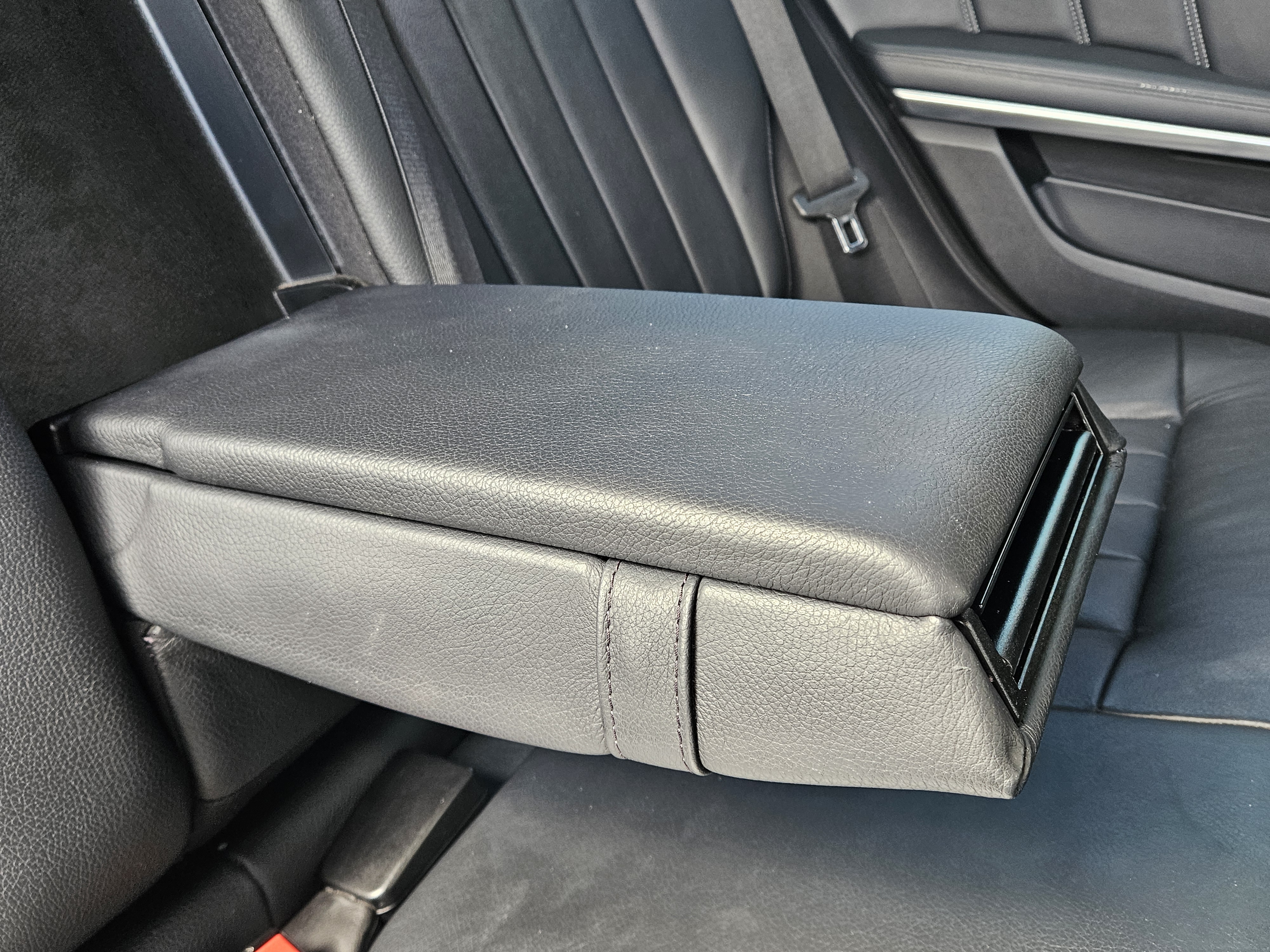 Mercedes E Class - Image 12