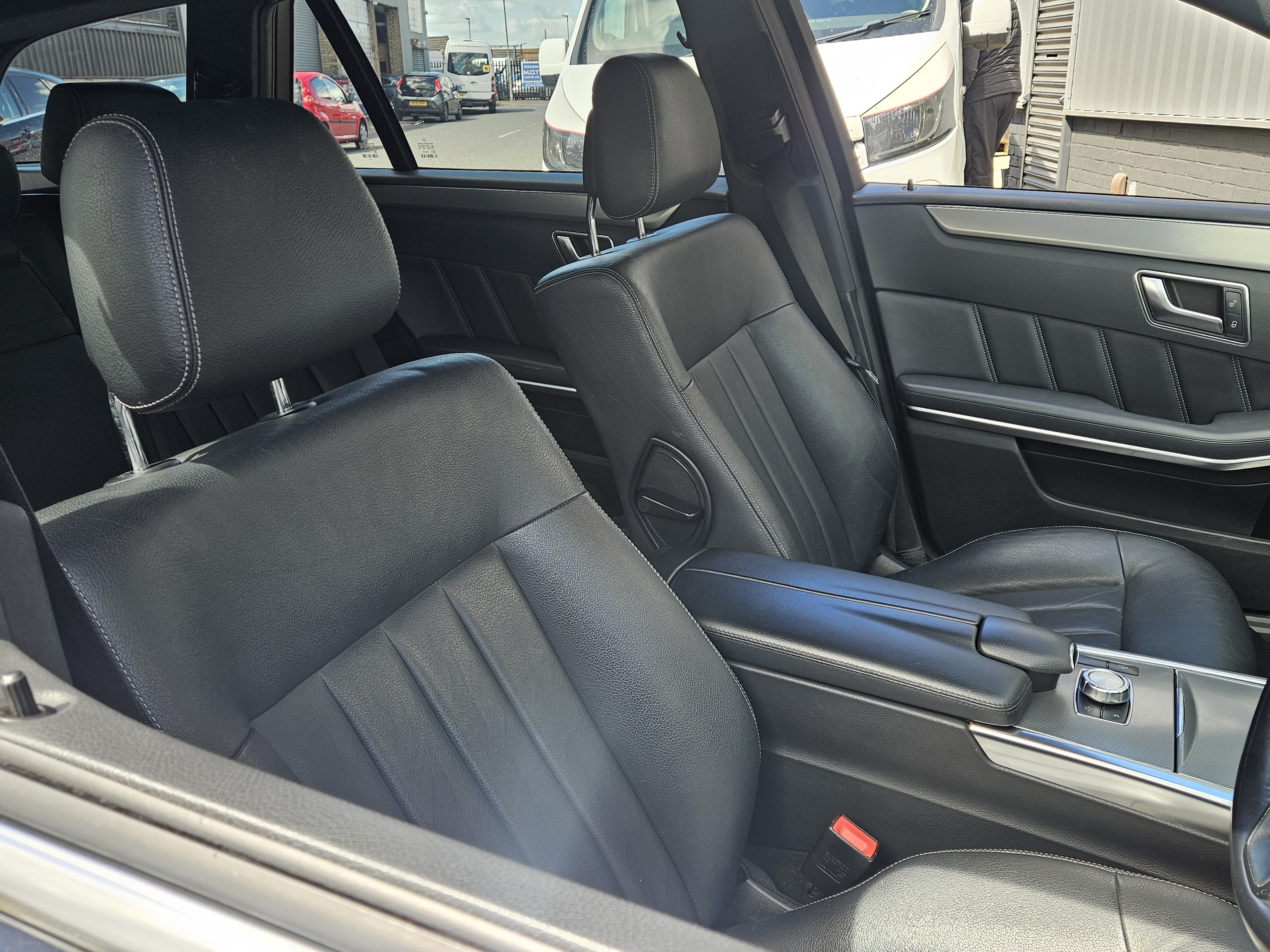 Mercedes E Class - Image 19