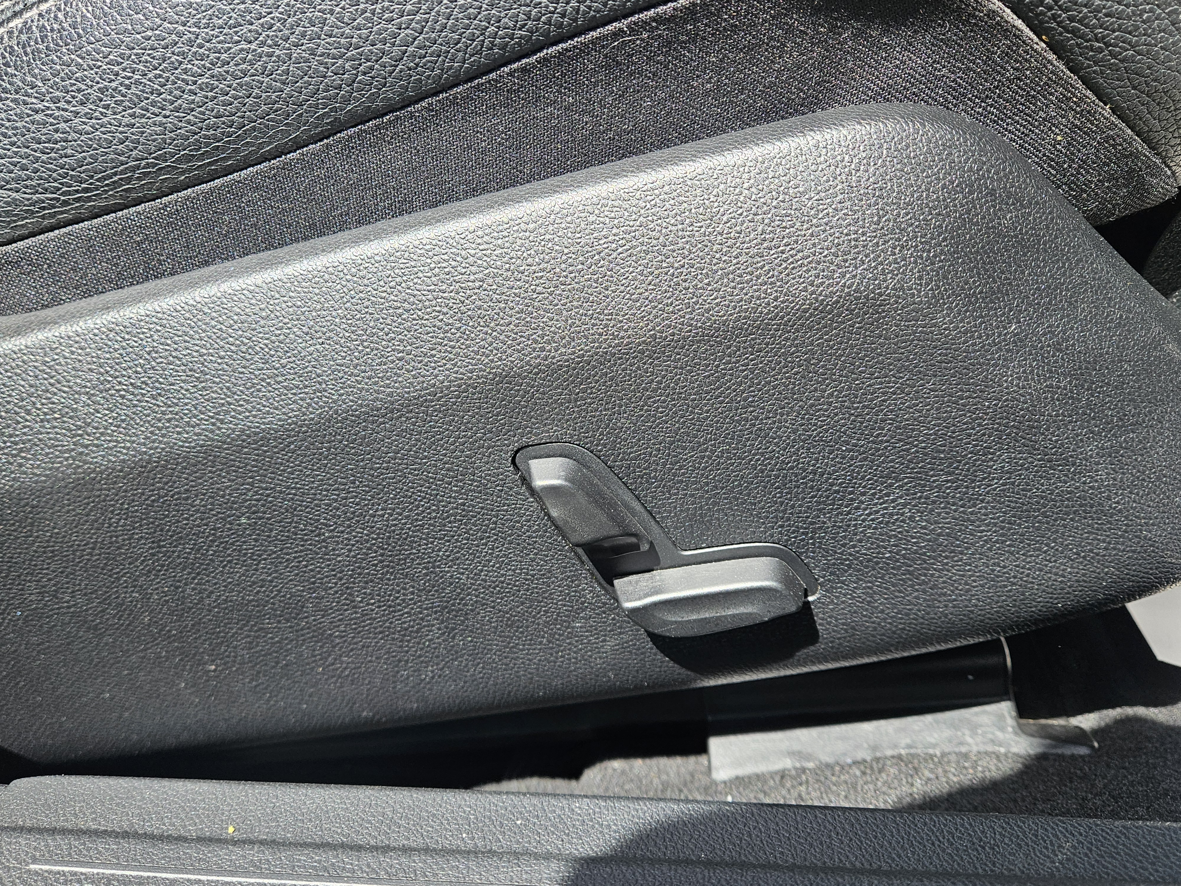 Mercedes E Class - Image 28