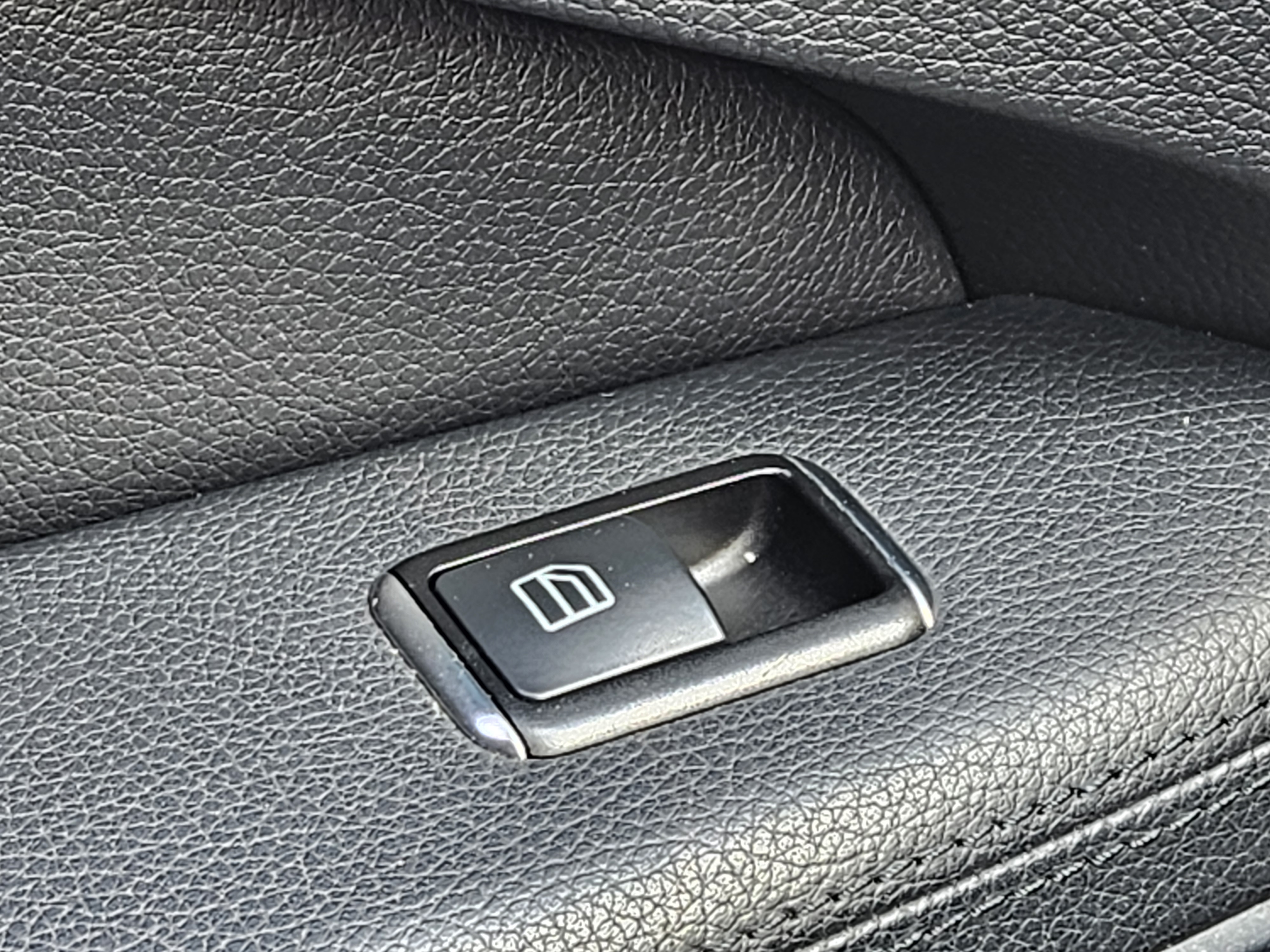 Mercedes E Class - Image 42