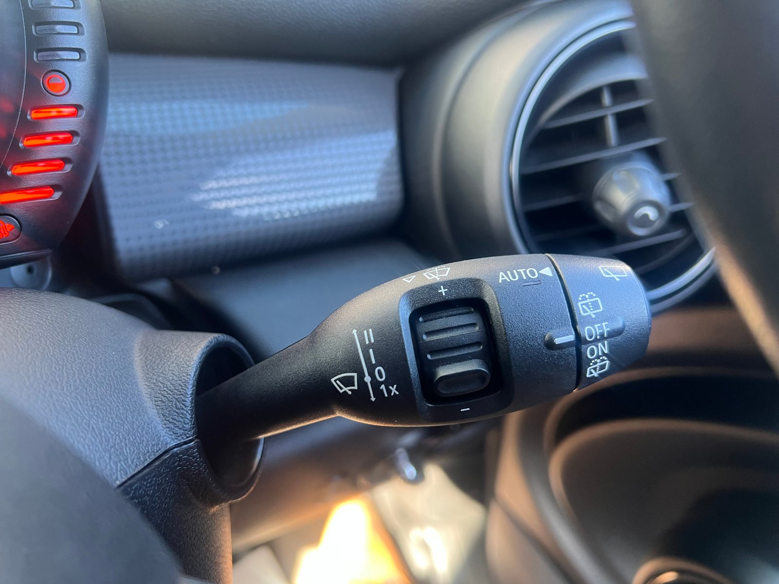 MINI Hatch - Image 10