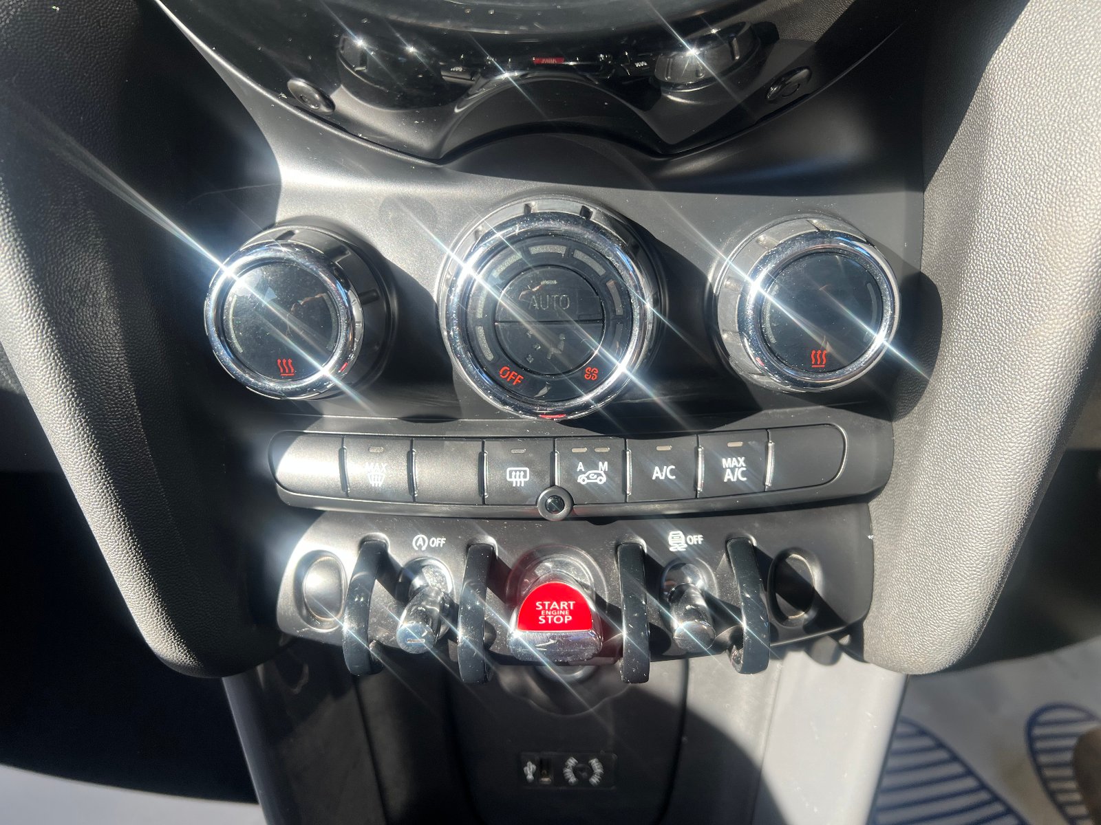 MINI Hatch - Image 15