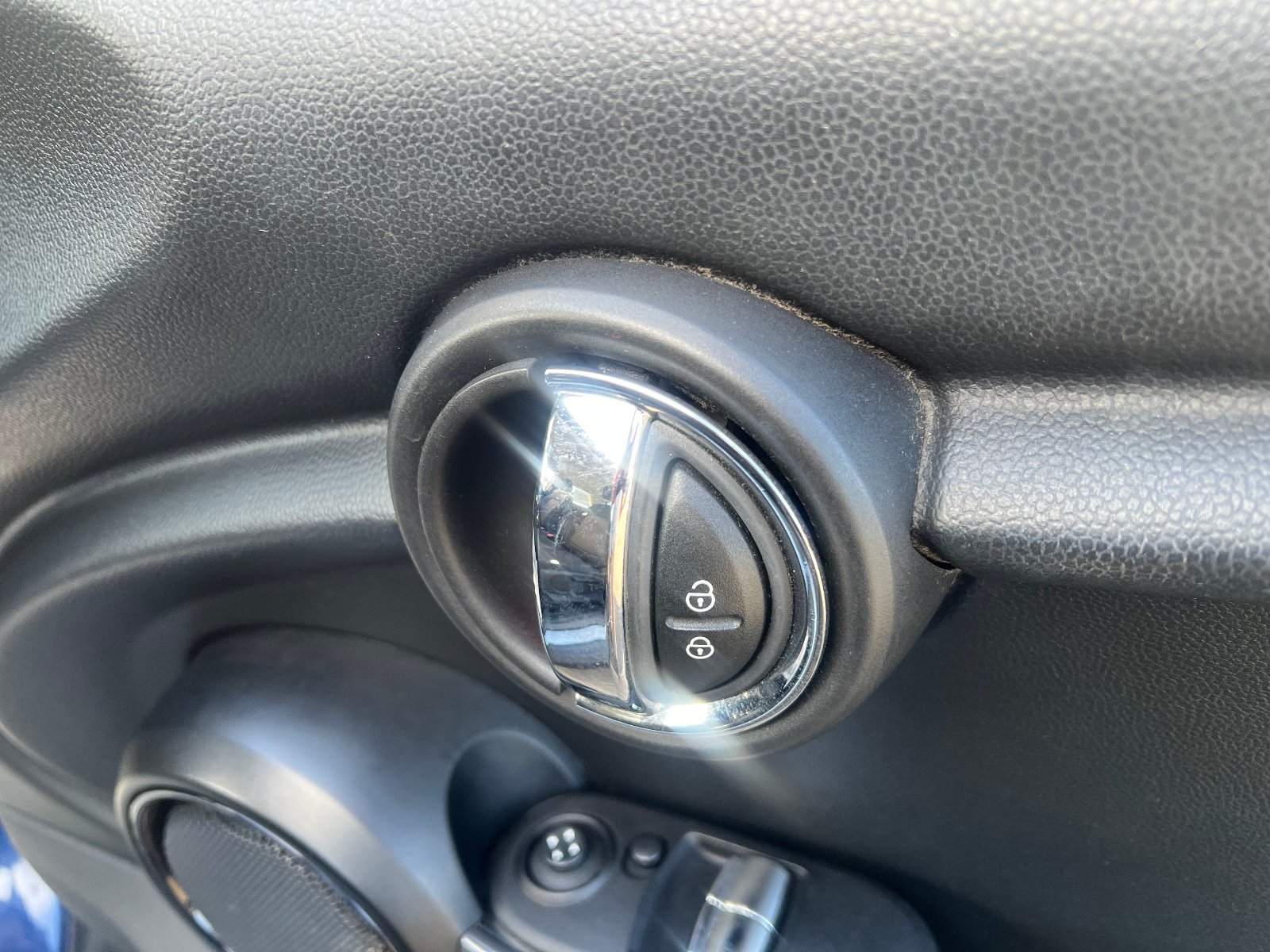 MINI Hatch - Image 17
