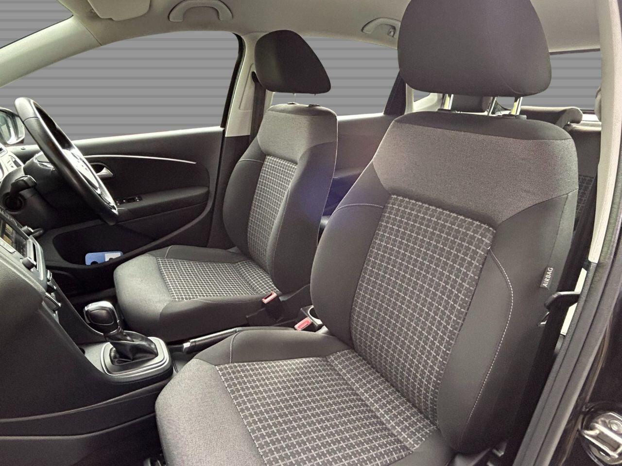Volkswagen Polo - Image 14