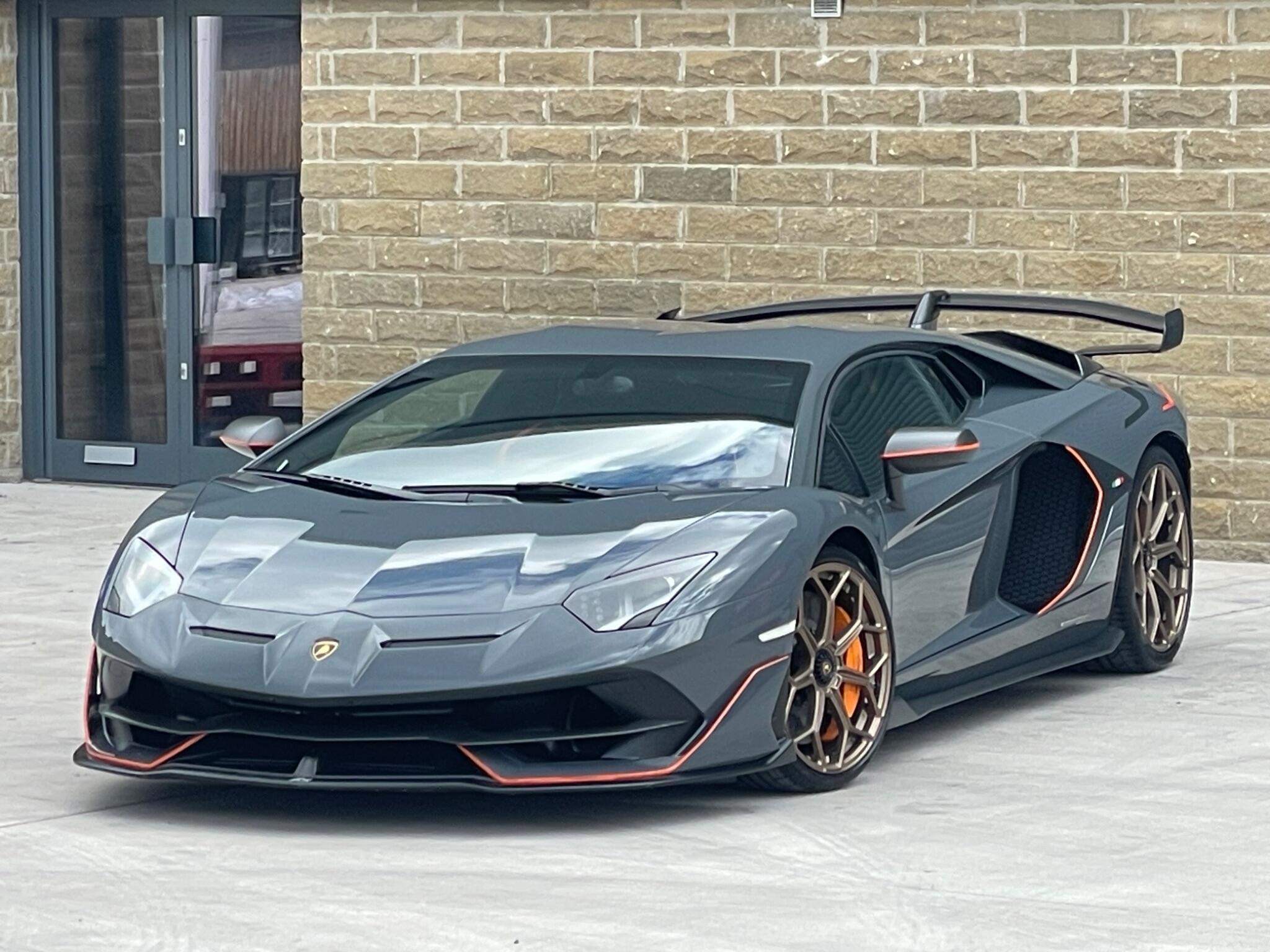 Lamborghini Aventador - Image 6