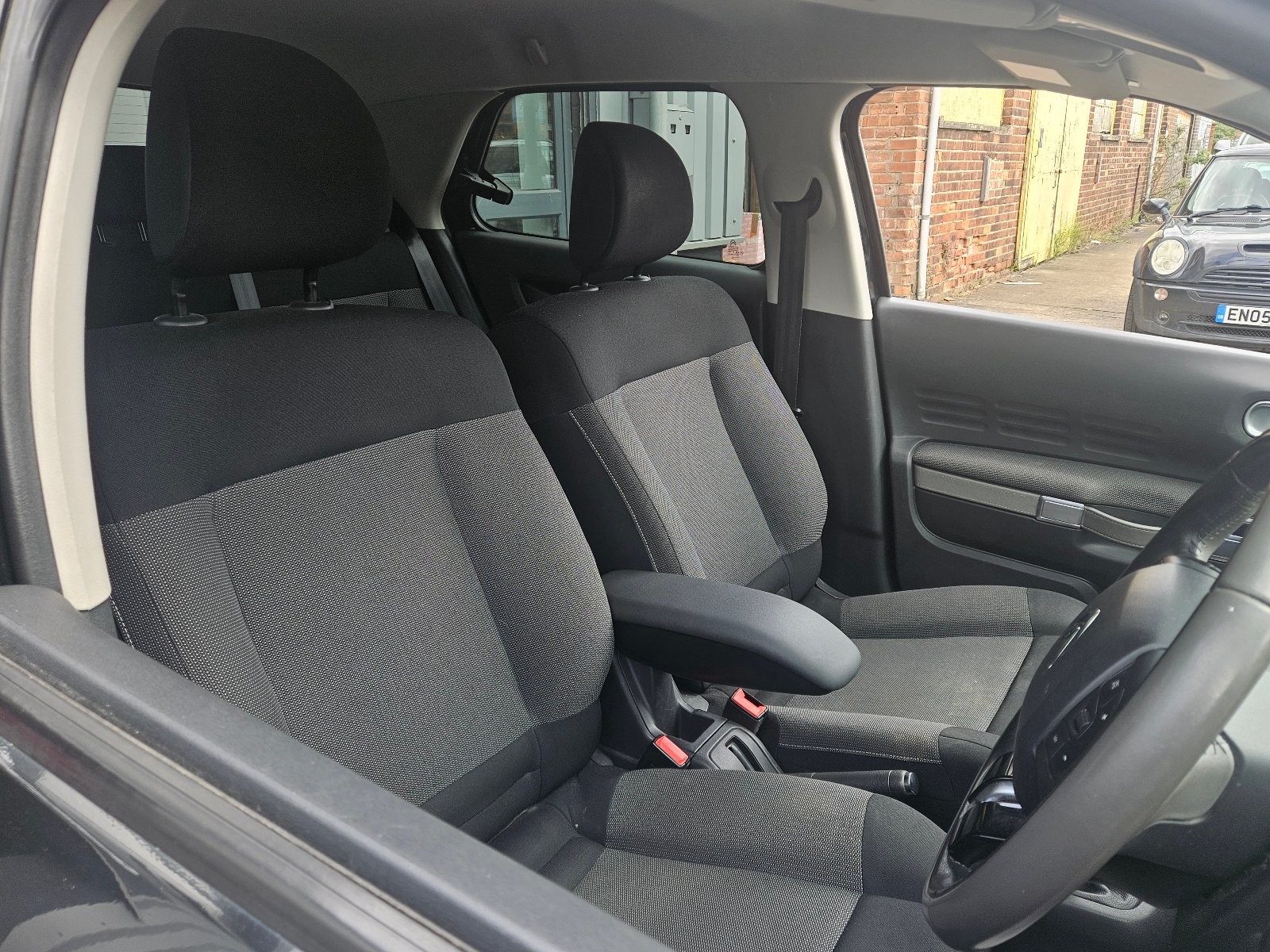 Citroen C4 Cactus - Image 20
