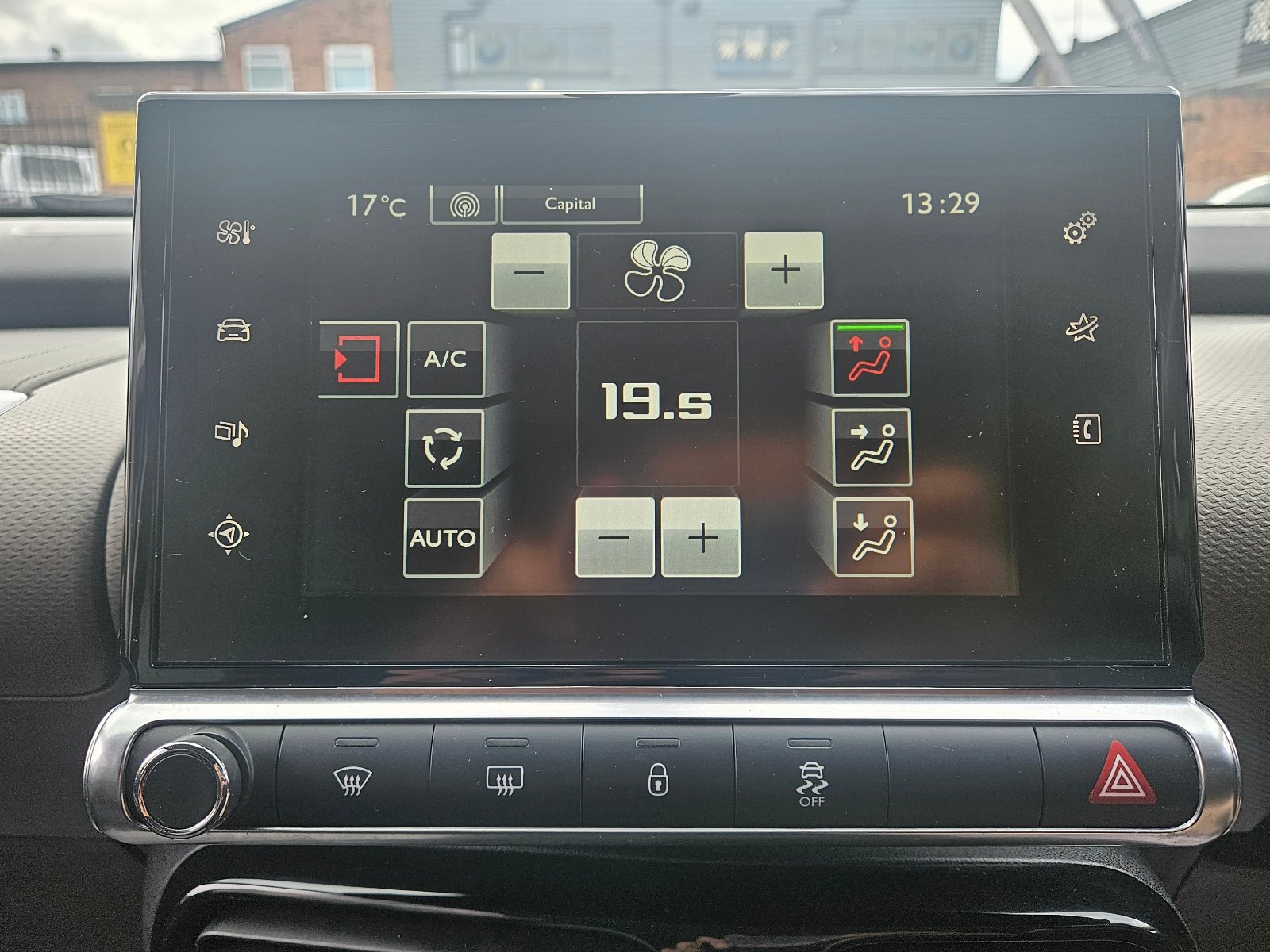 Citroen C4 Cactus - Image 28