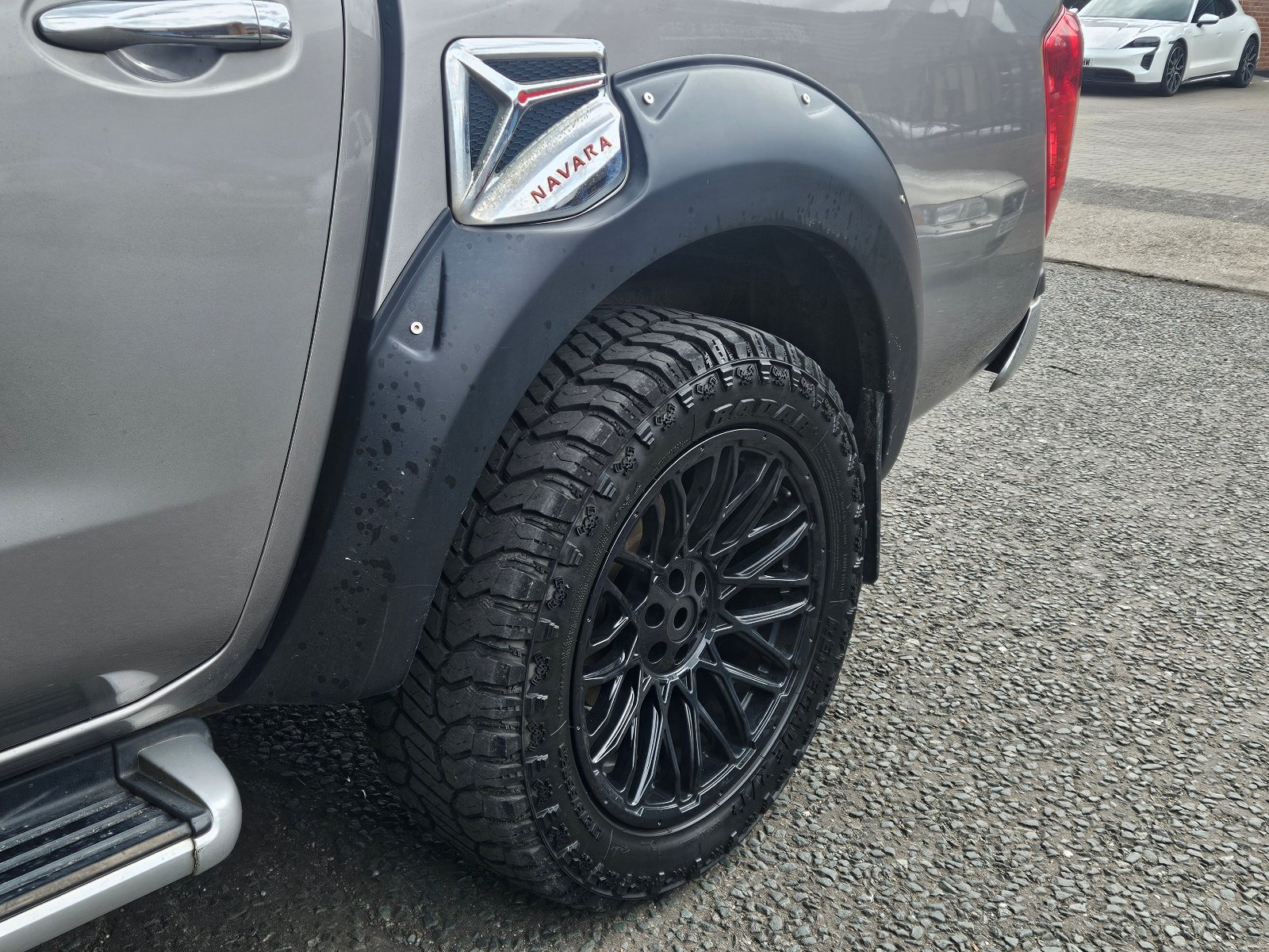 Nissan NAVARA - Image 9
