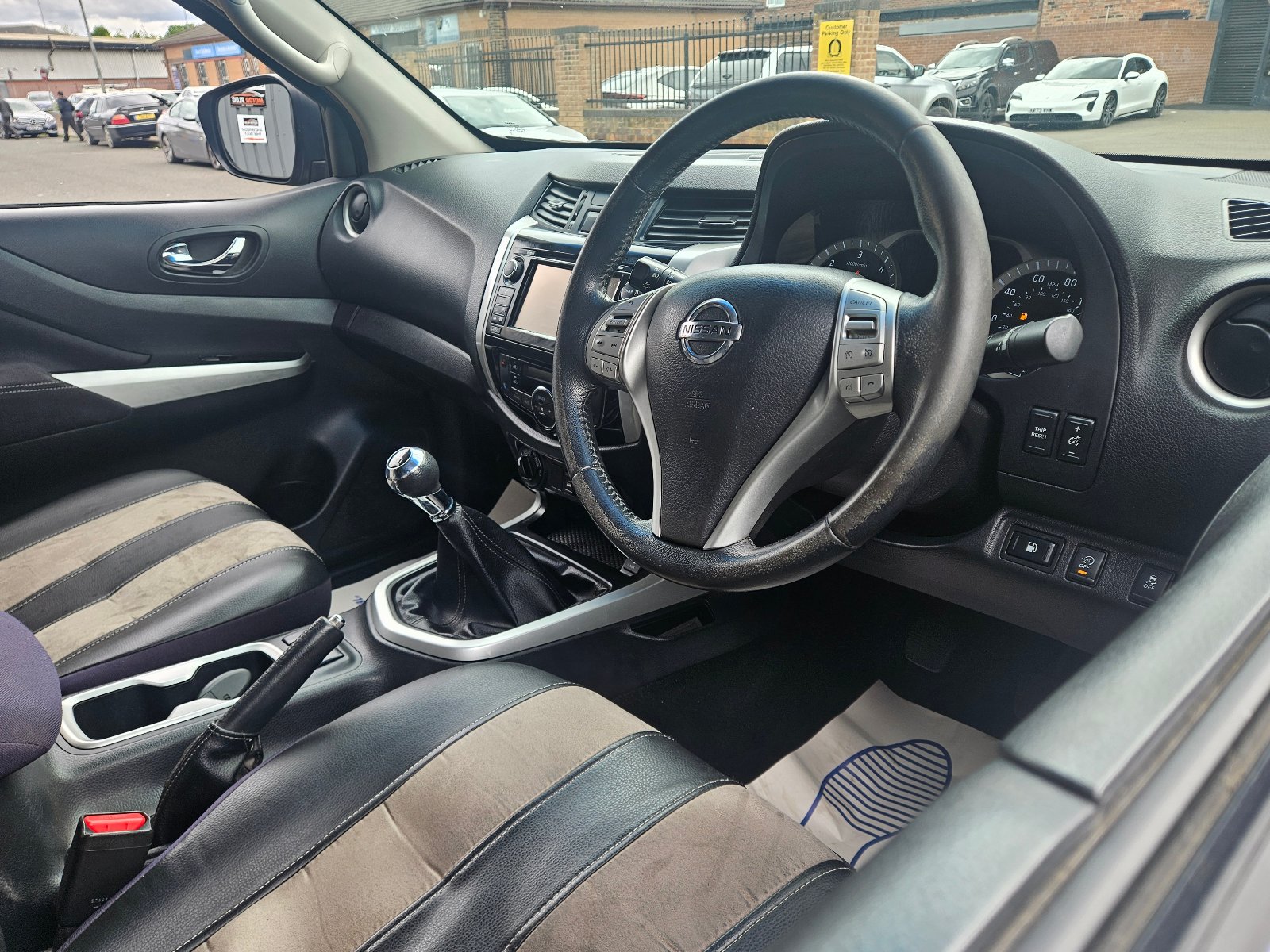 Nissan NAVARA - Image 16