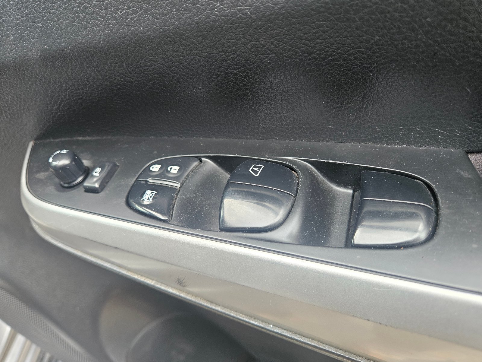 Nissan NAVARA - Image 27