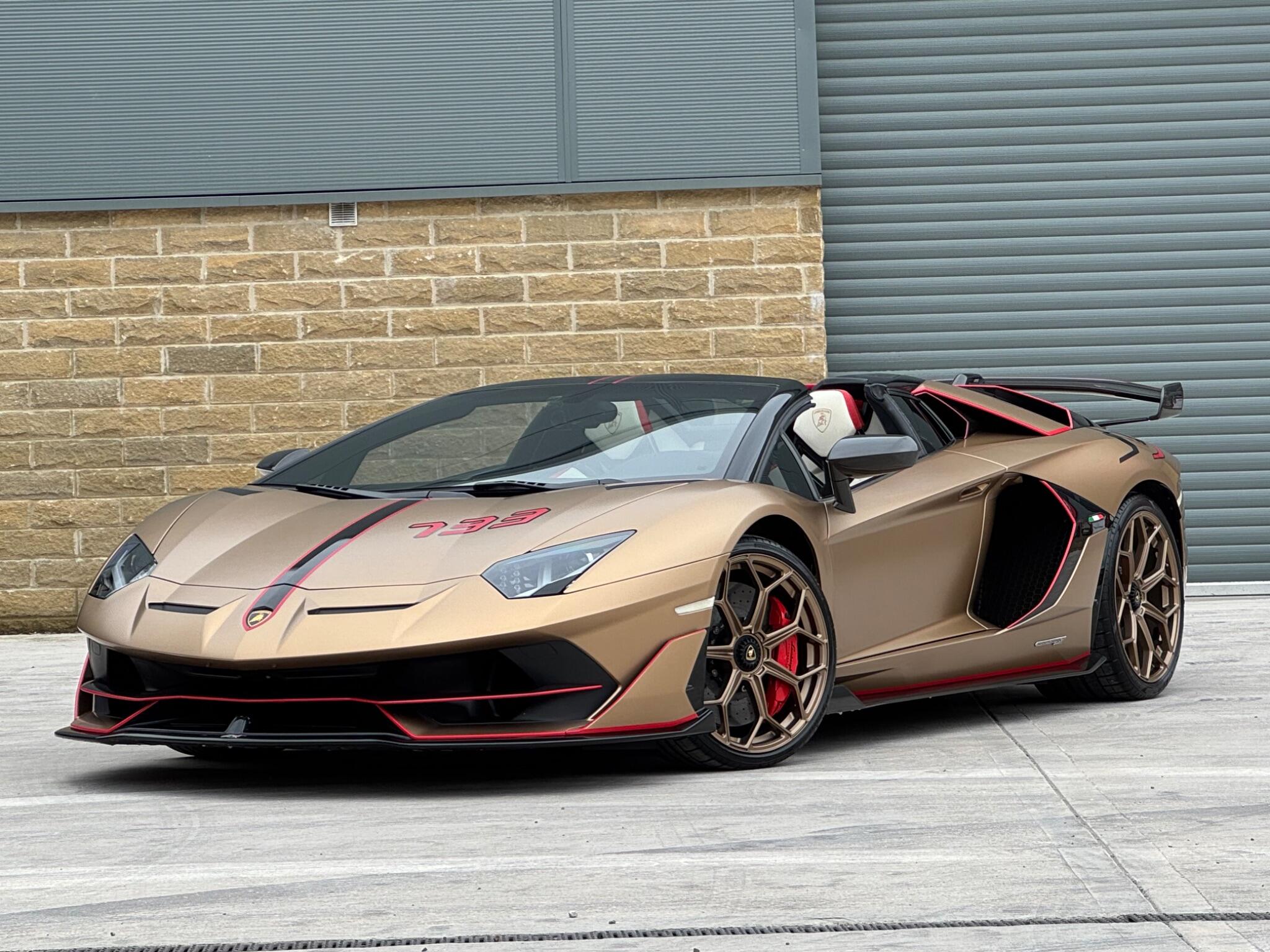 Lamborghini Aventador - Image 12
