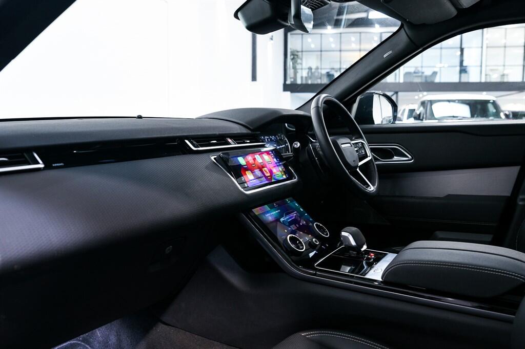 Land Rover Range Rover Velar - Image 12