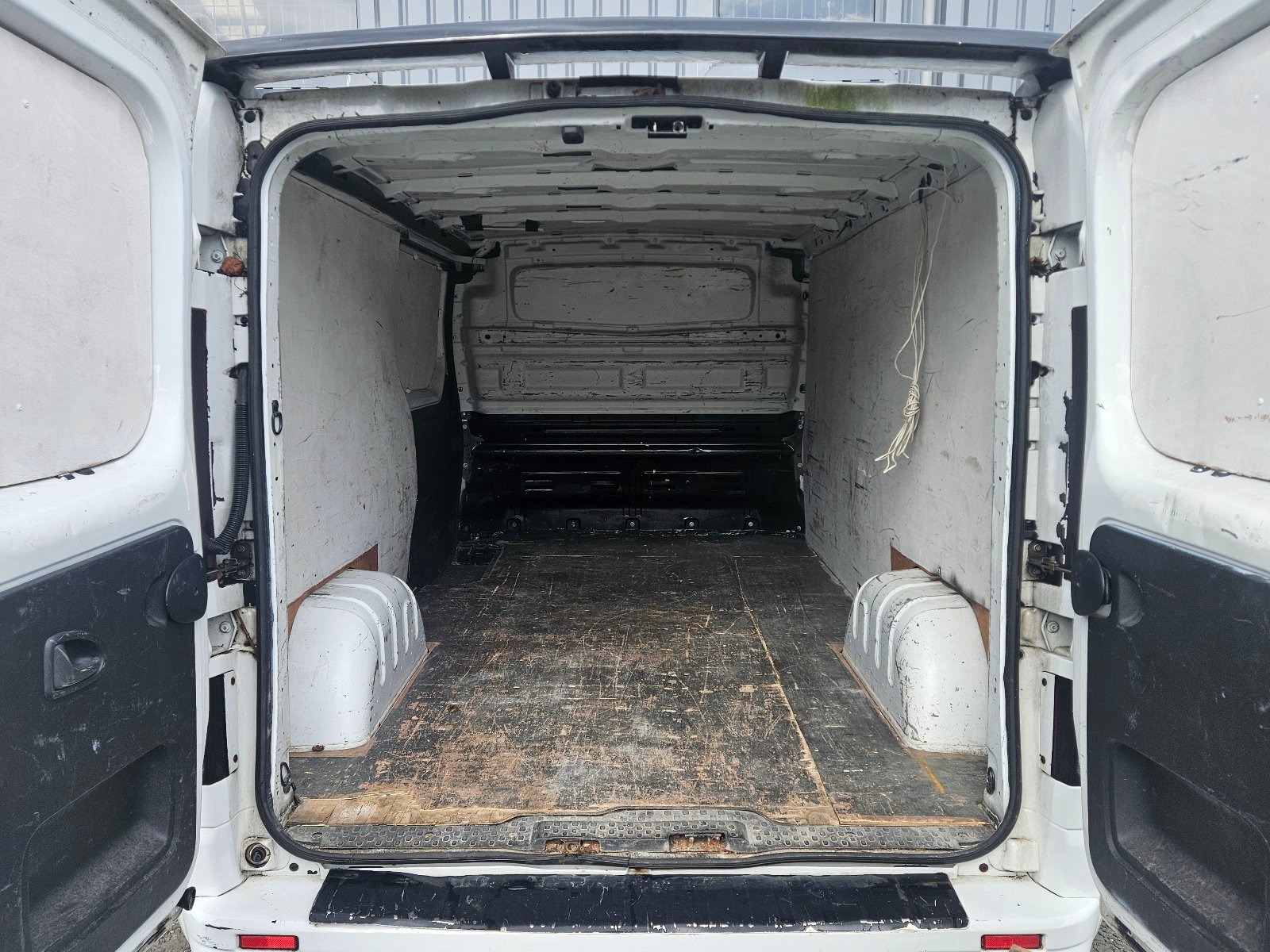 Renault Trafic - Image 9