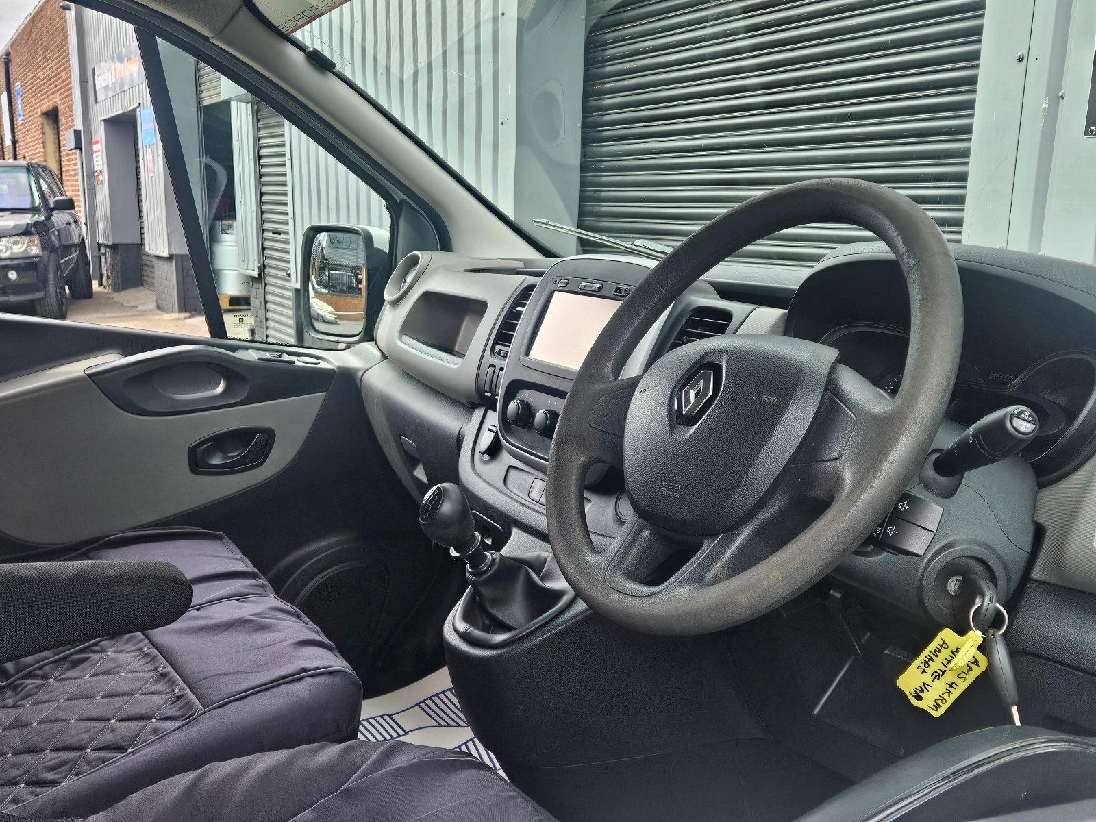 Renault Trafic - Image 10