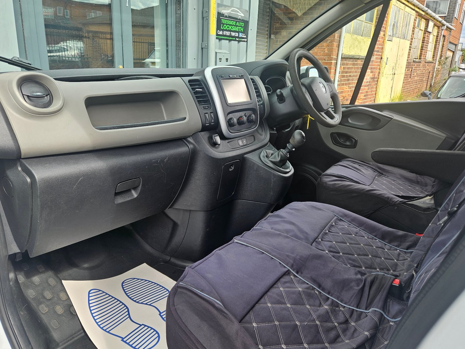 Renault Trafic - Image 11
