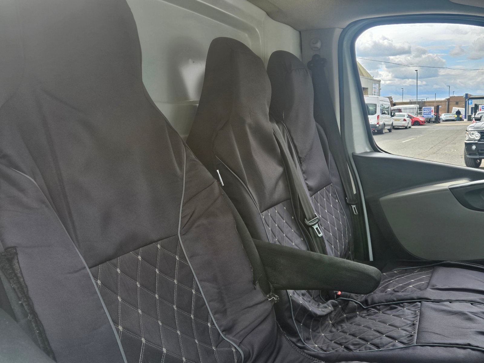 Renault Trafic - Image 13