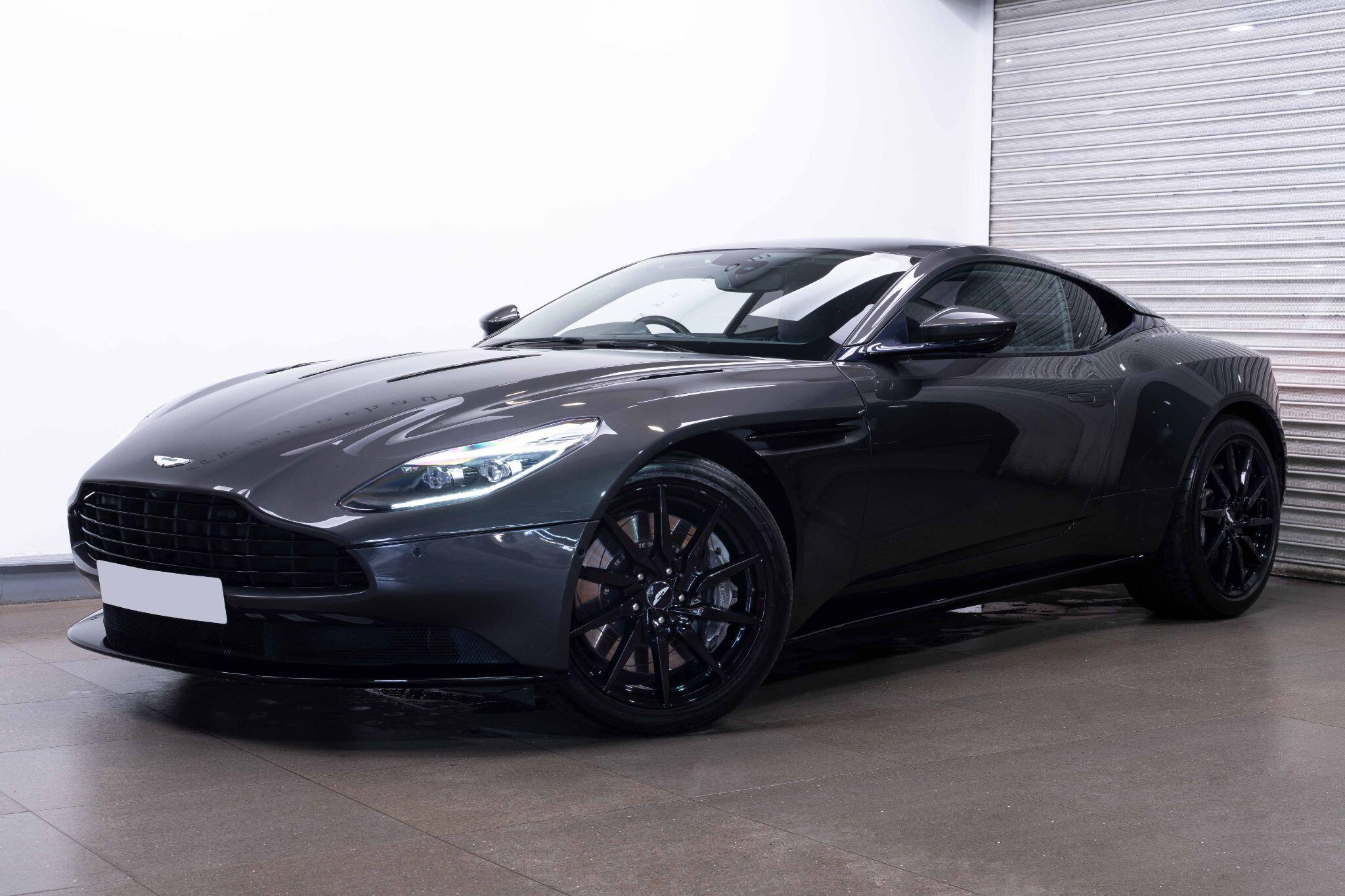 Aston Martin DB11