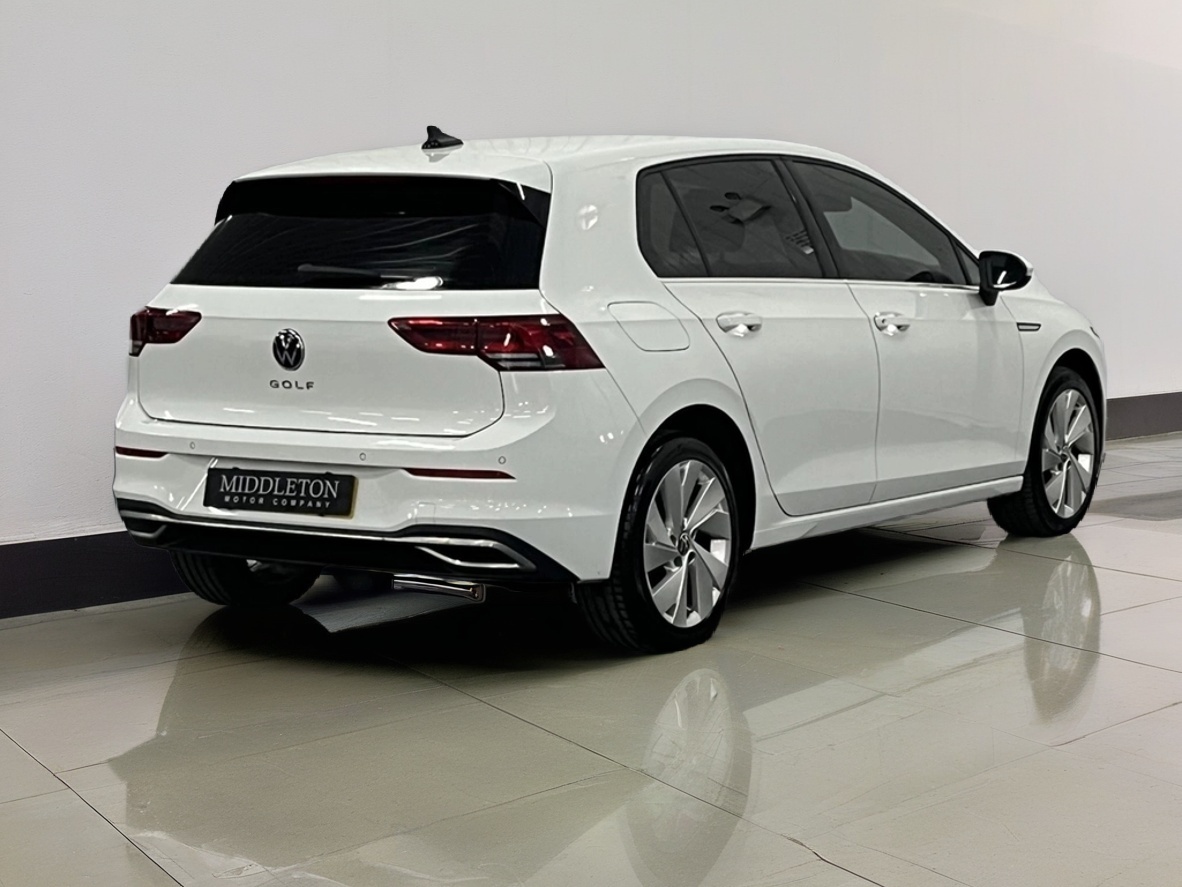 Volkswagen Golf - Image 20